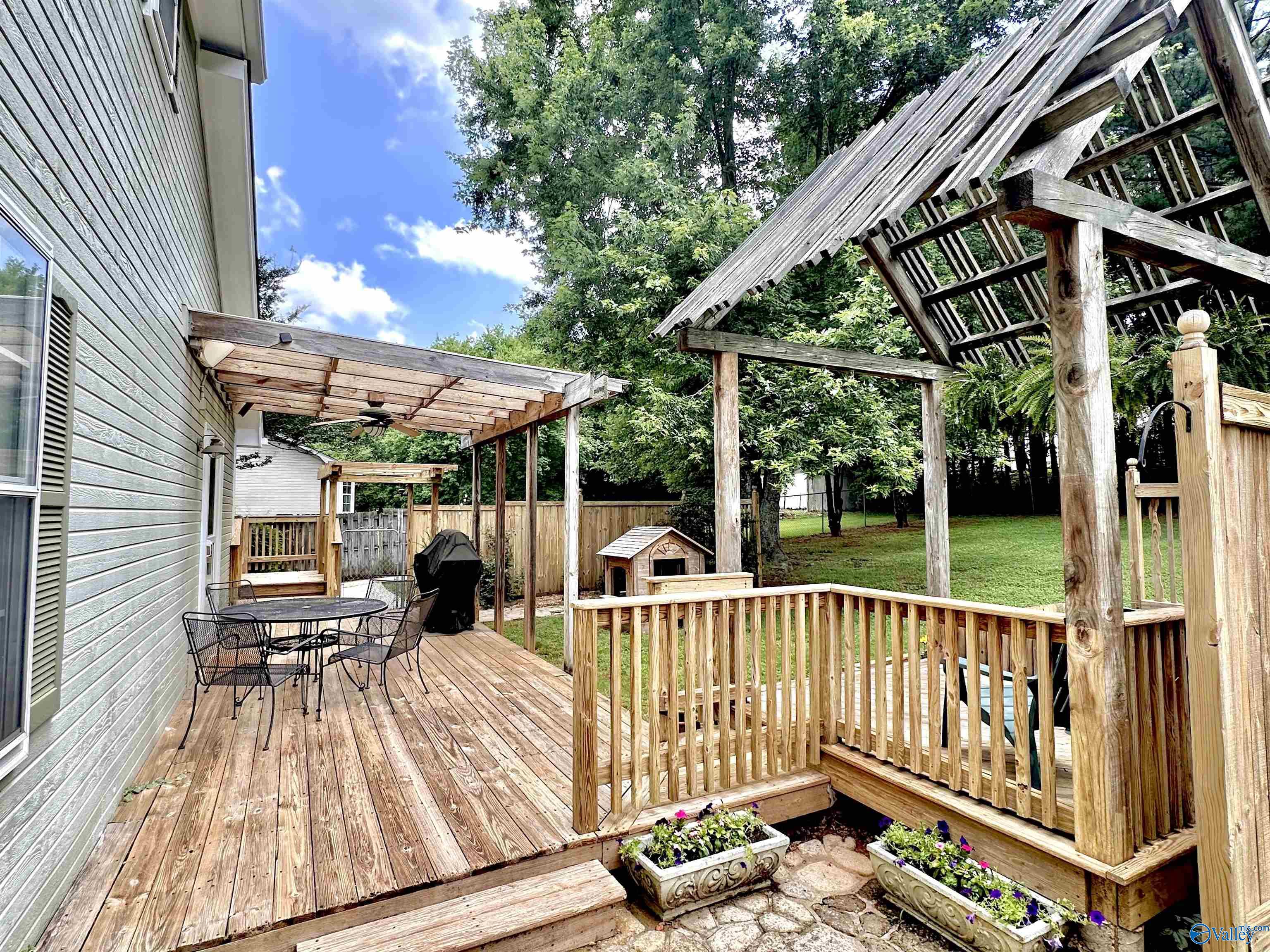 209 Leslie Lane