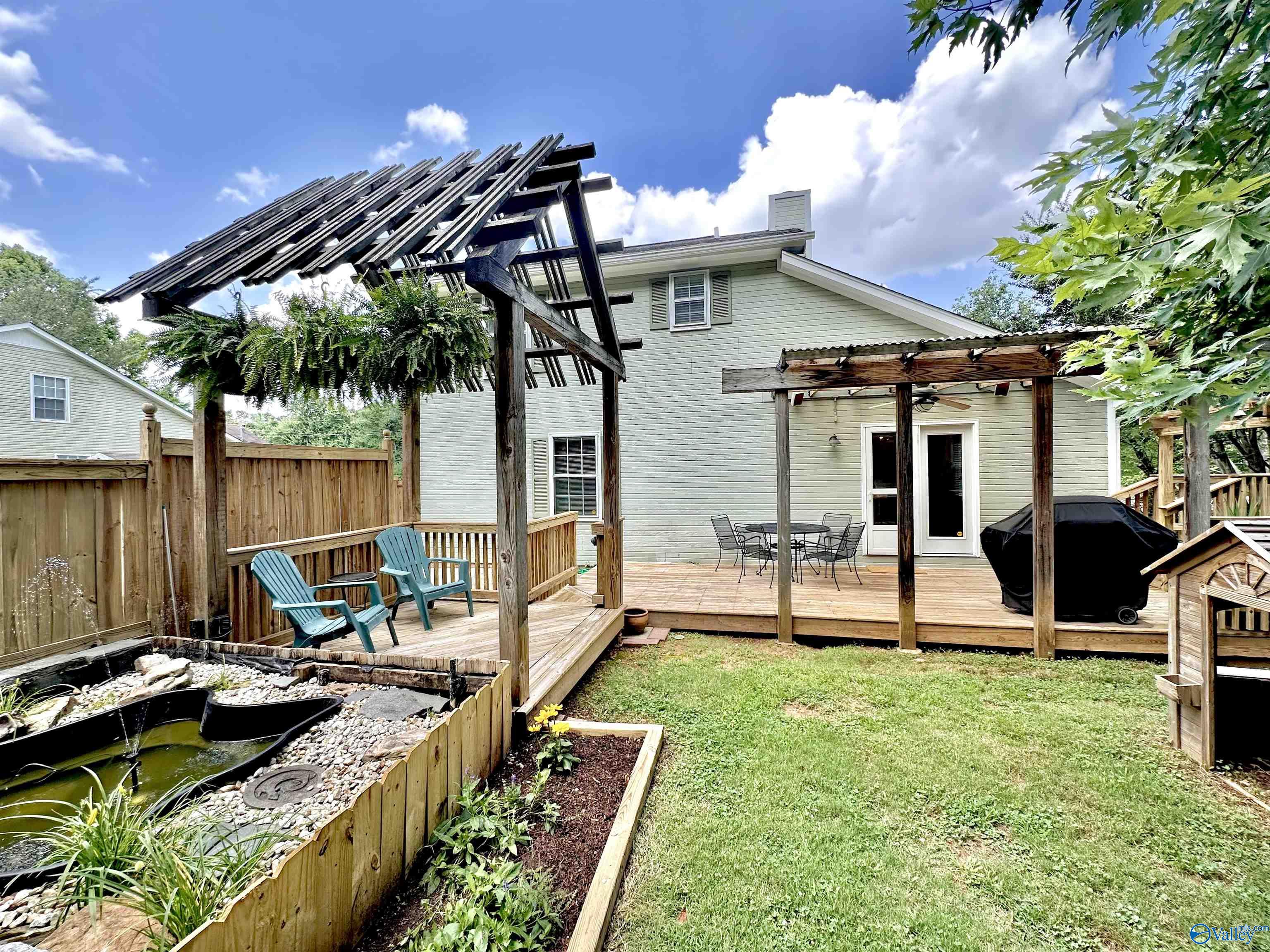 209 Leslie Lane