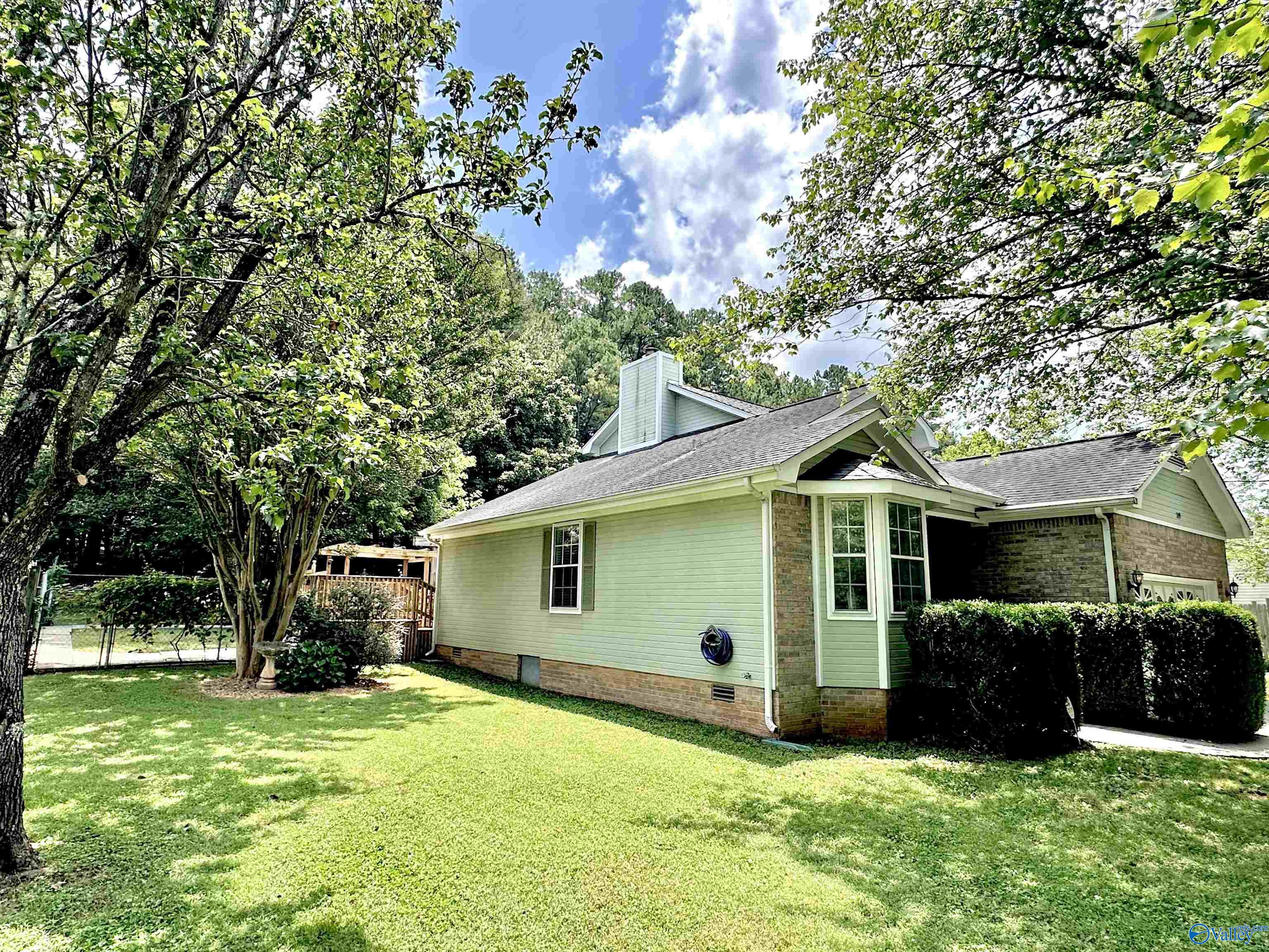 209 Leslie Lane