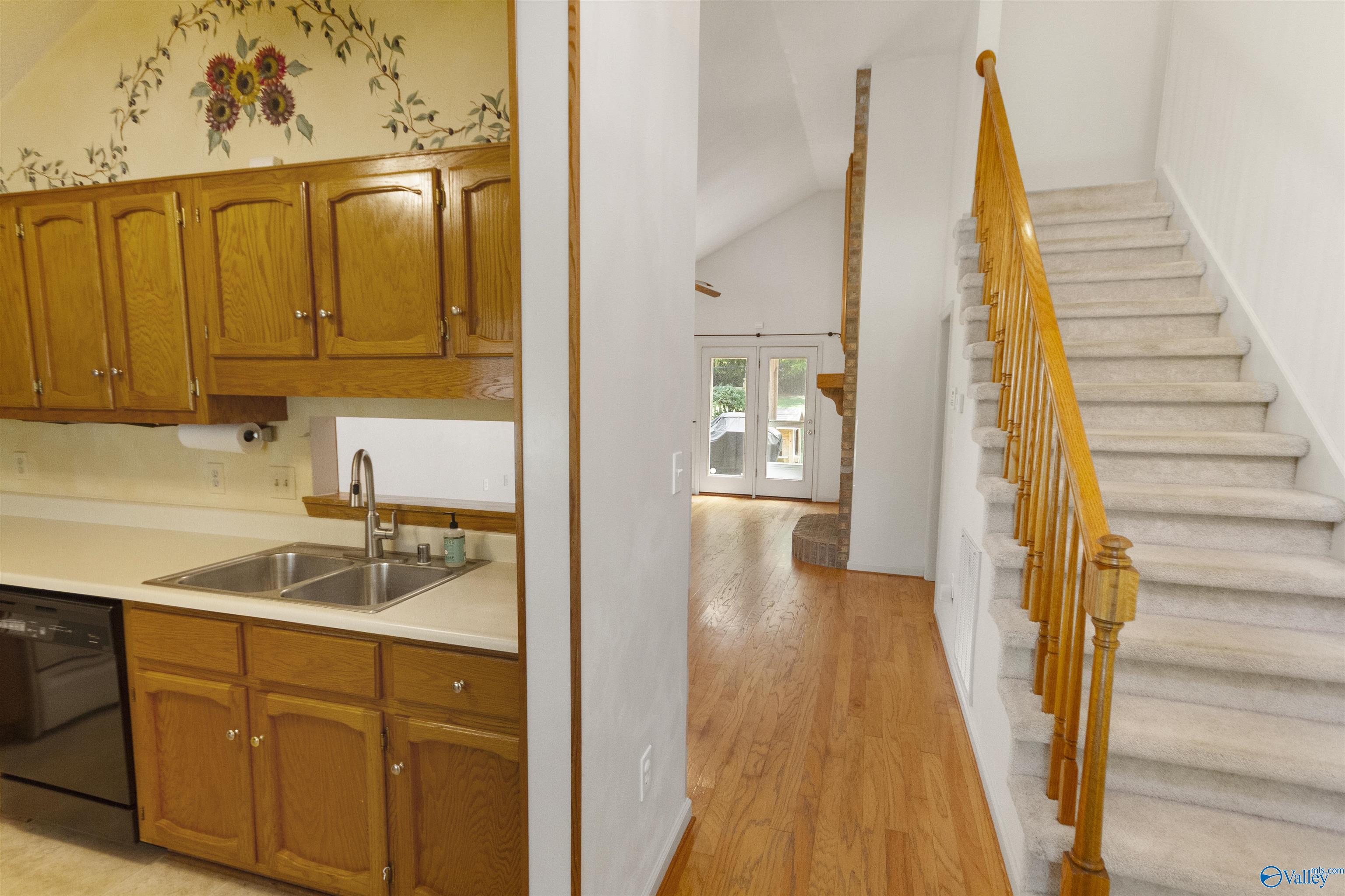 209 Leslie Lane