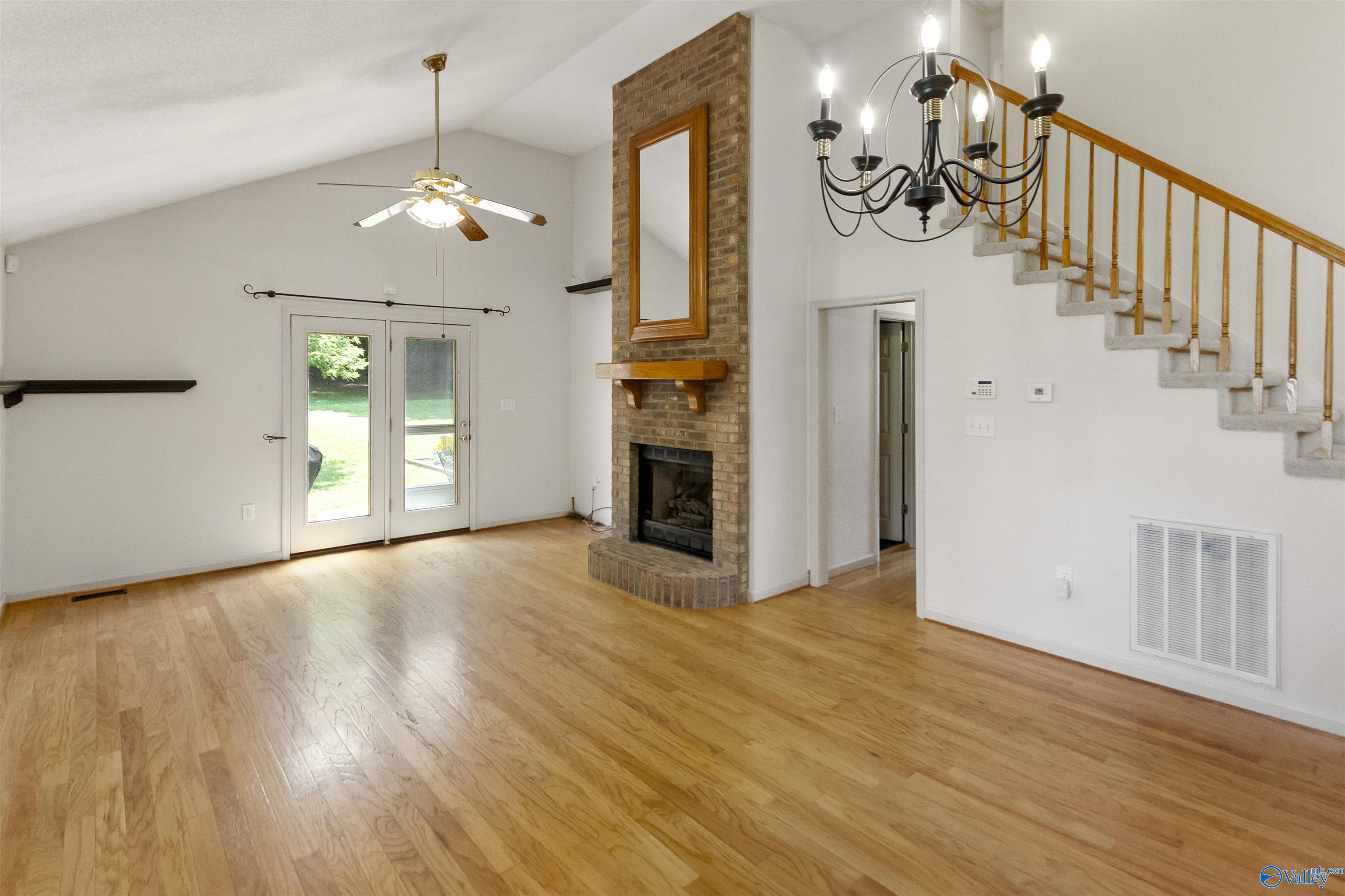 209 Leslie Lane