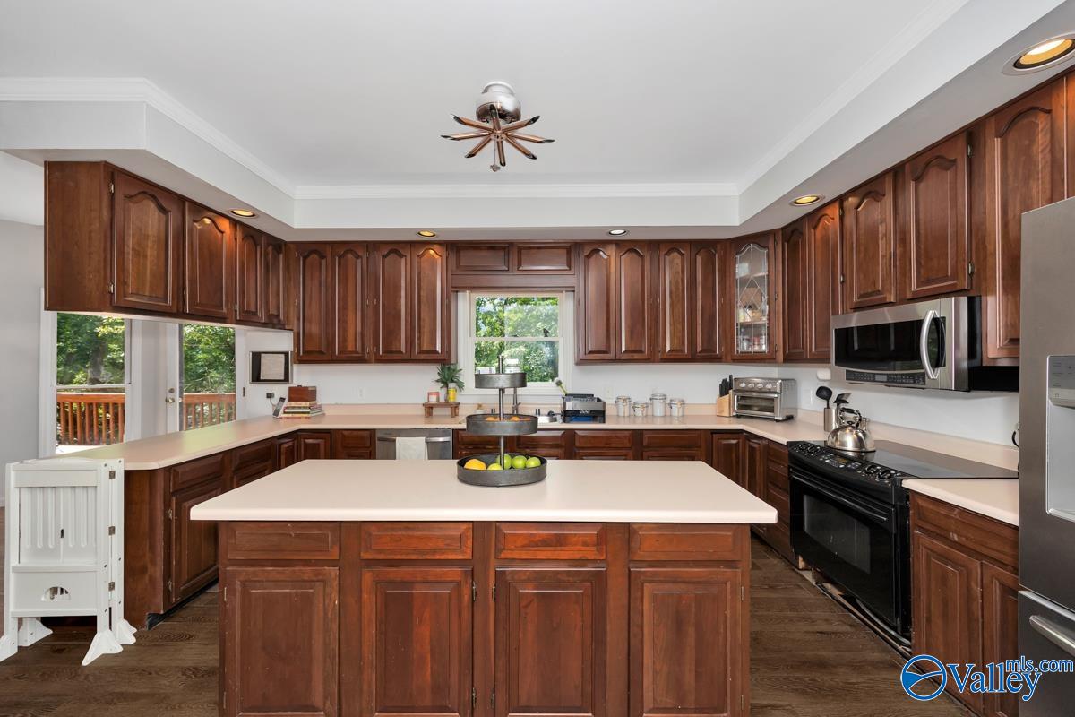 9046 Sugar Tree Trail