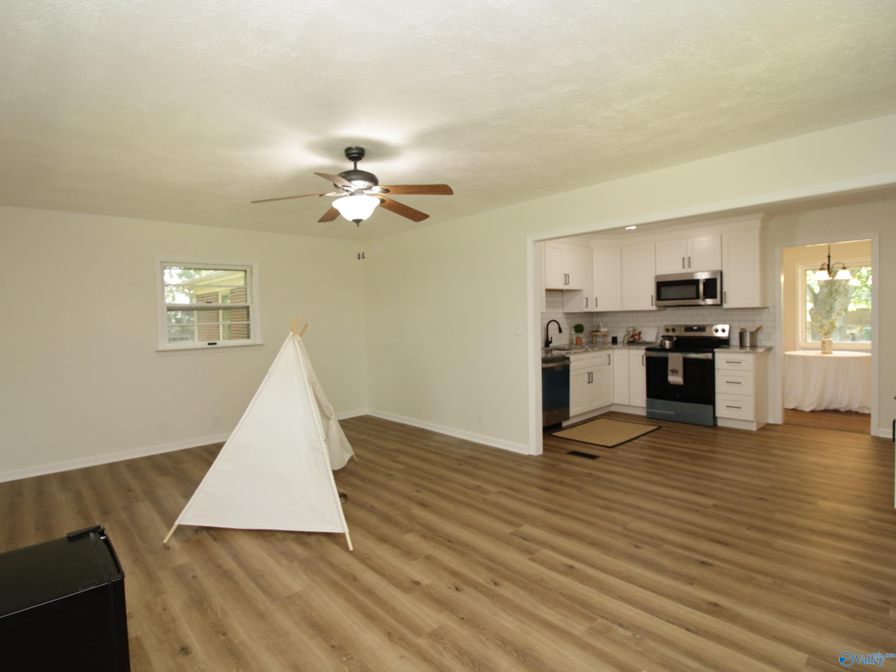 3809 Cary Road