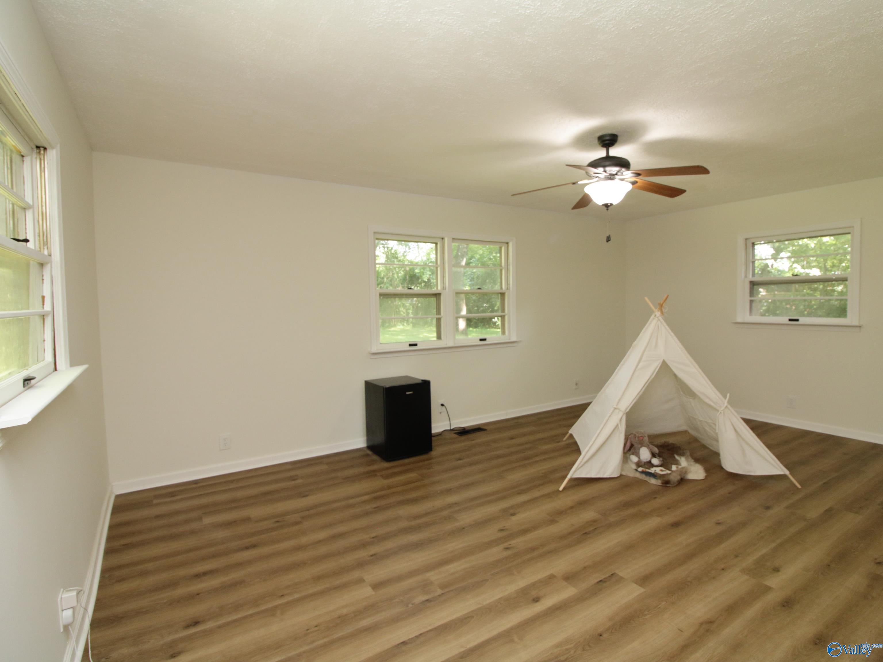 3809 Cary Road