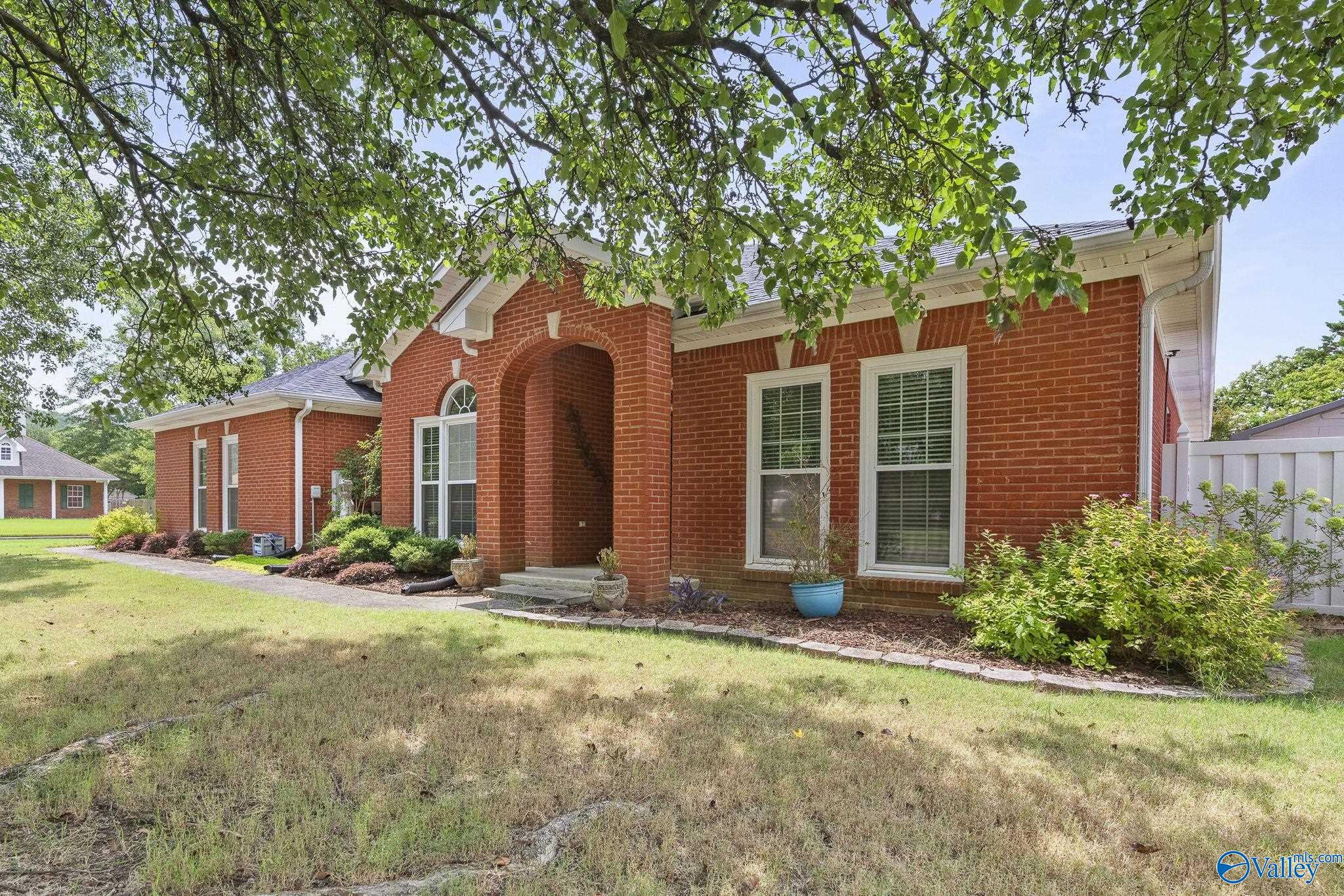 123 Cheval Blvd