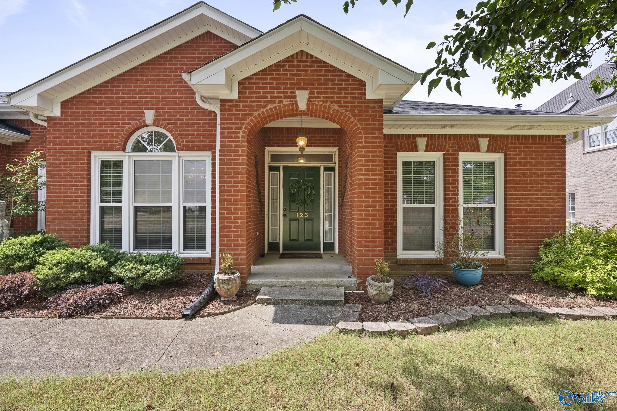 123 Cheval Blvd