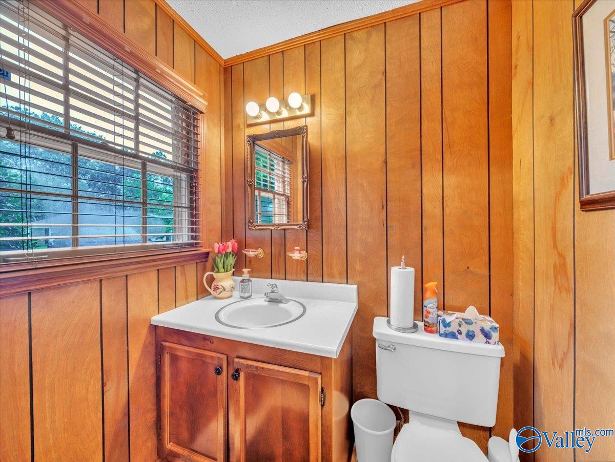 1900 Randy Court NE