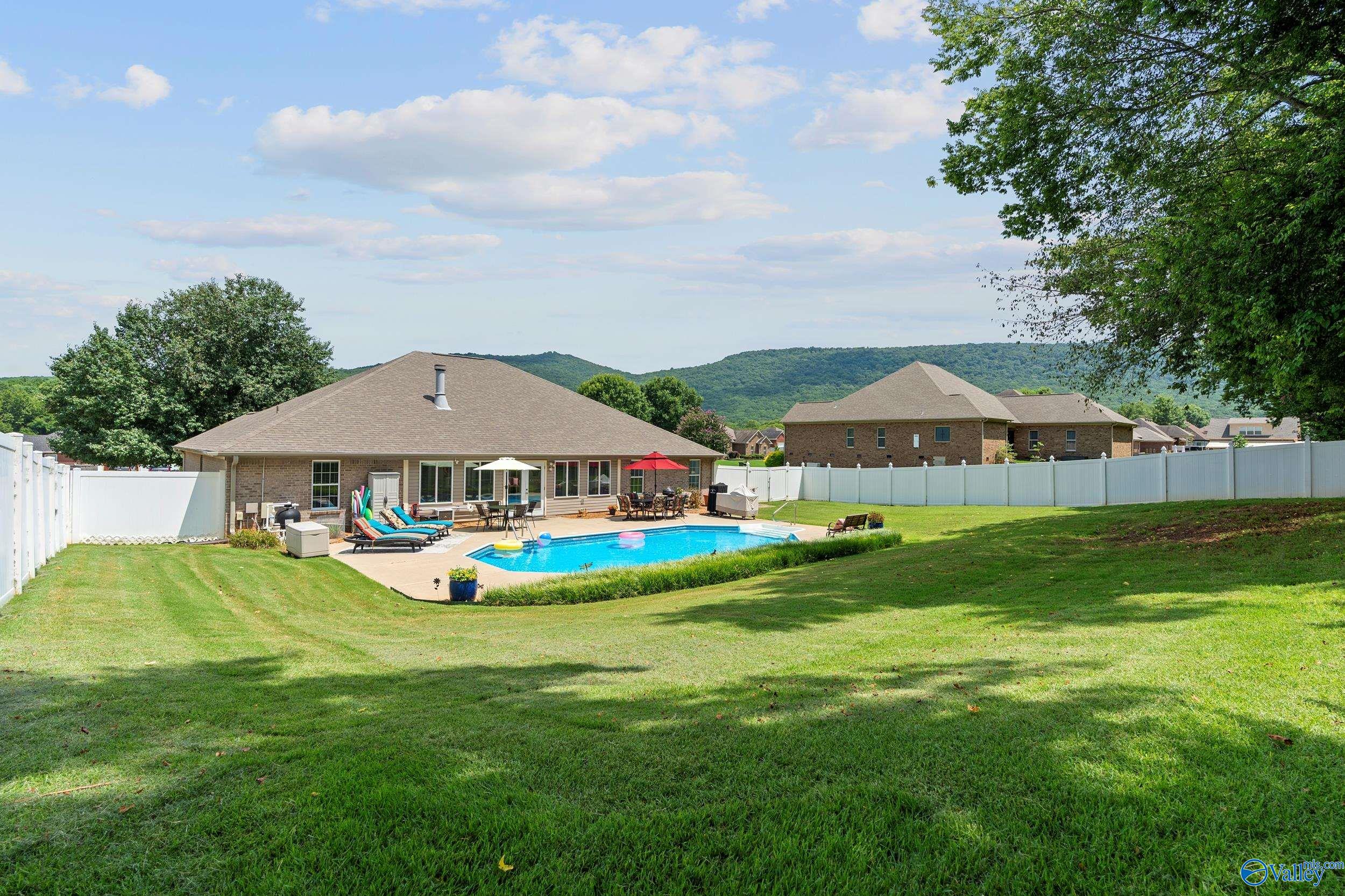 152 Valley Stone Road NE