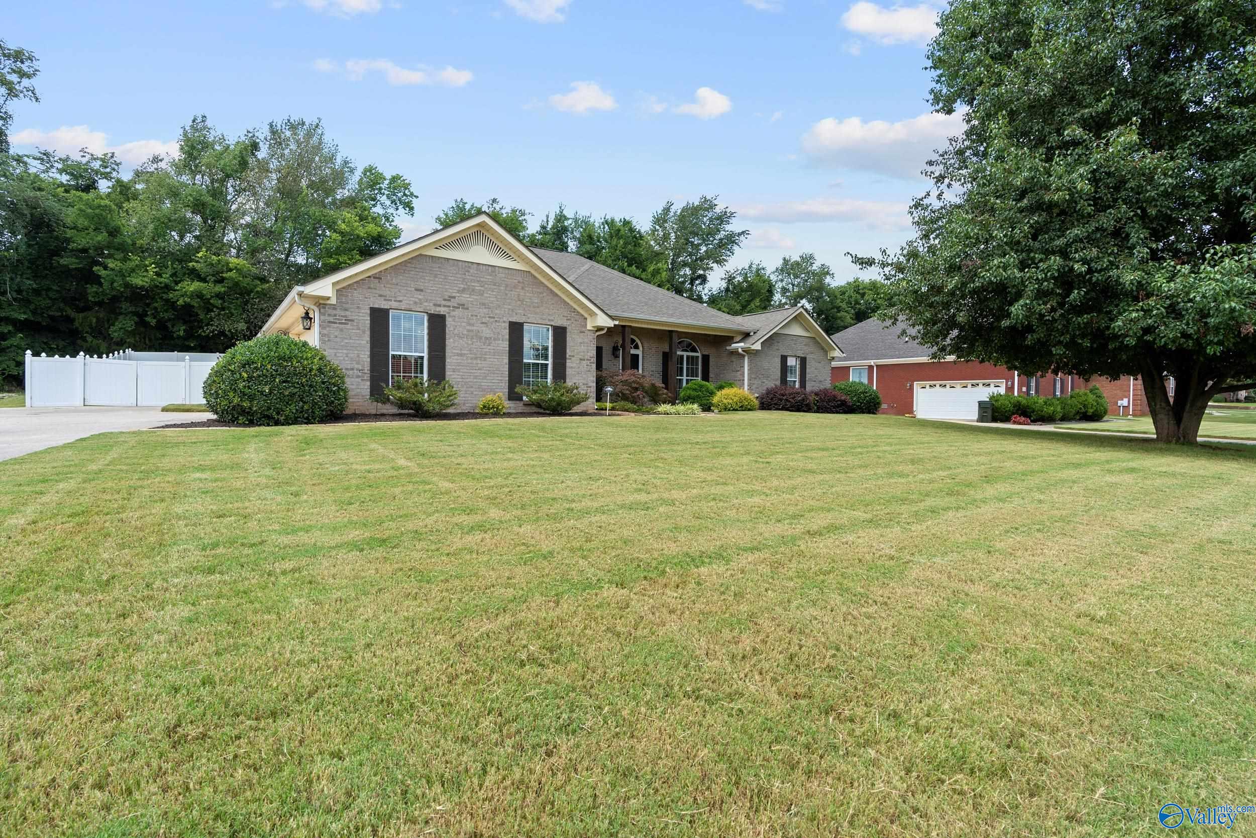 152 Valley Stone Road NE