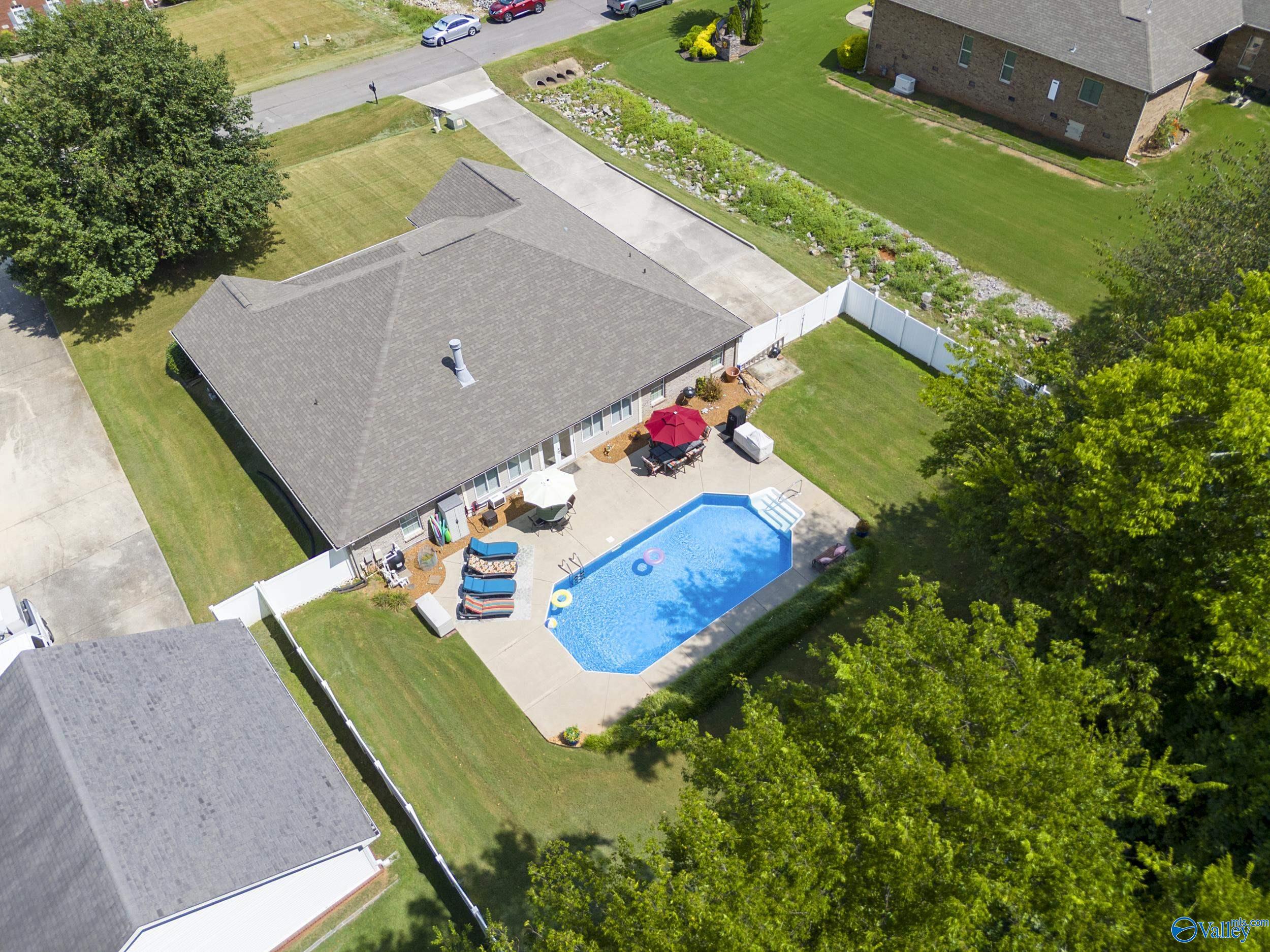 152 Valley Stone Road NE