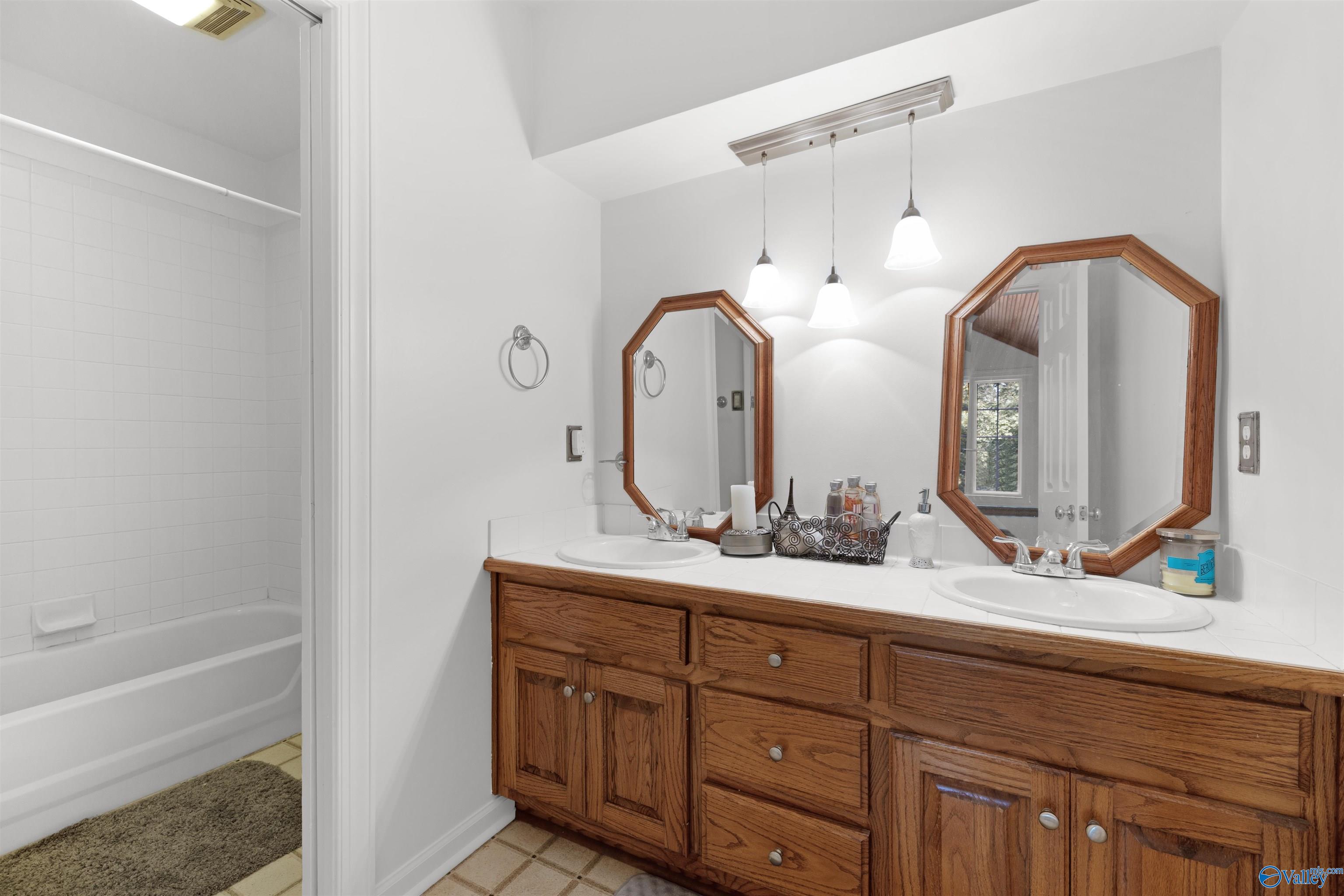1125 Perkins Wood Road