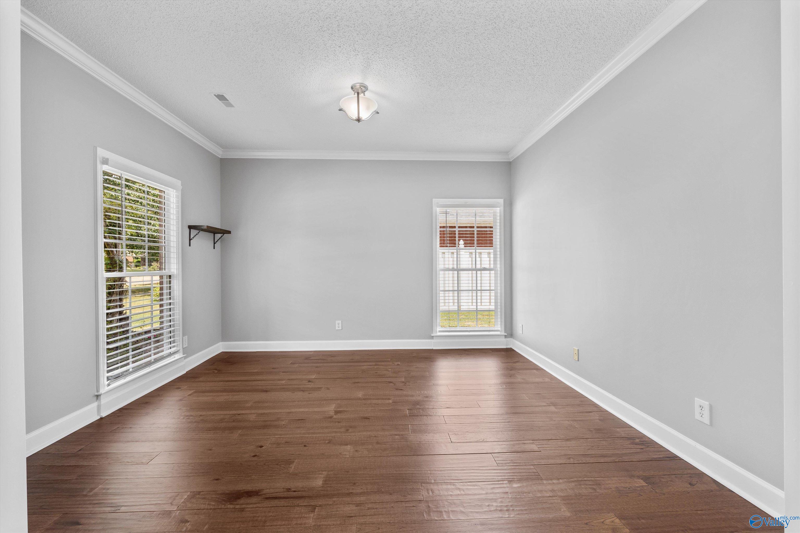 214 Cheval Circle SE