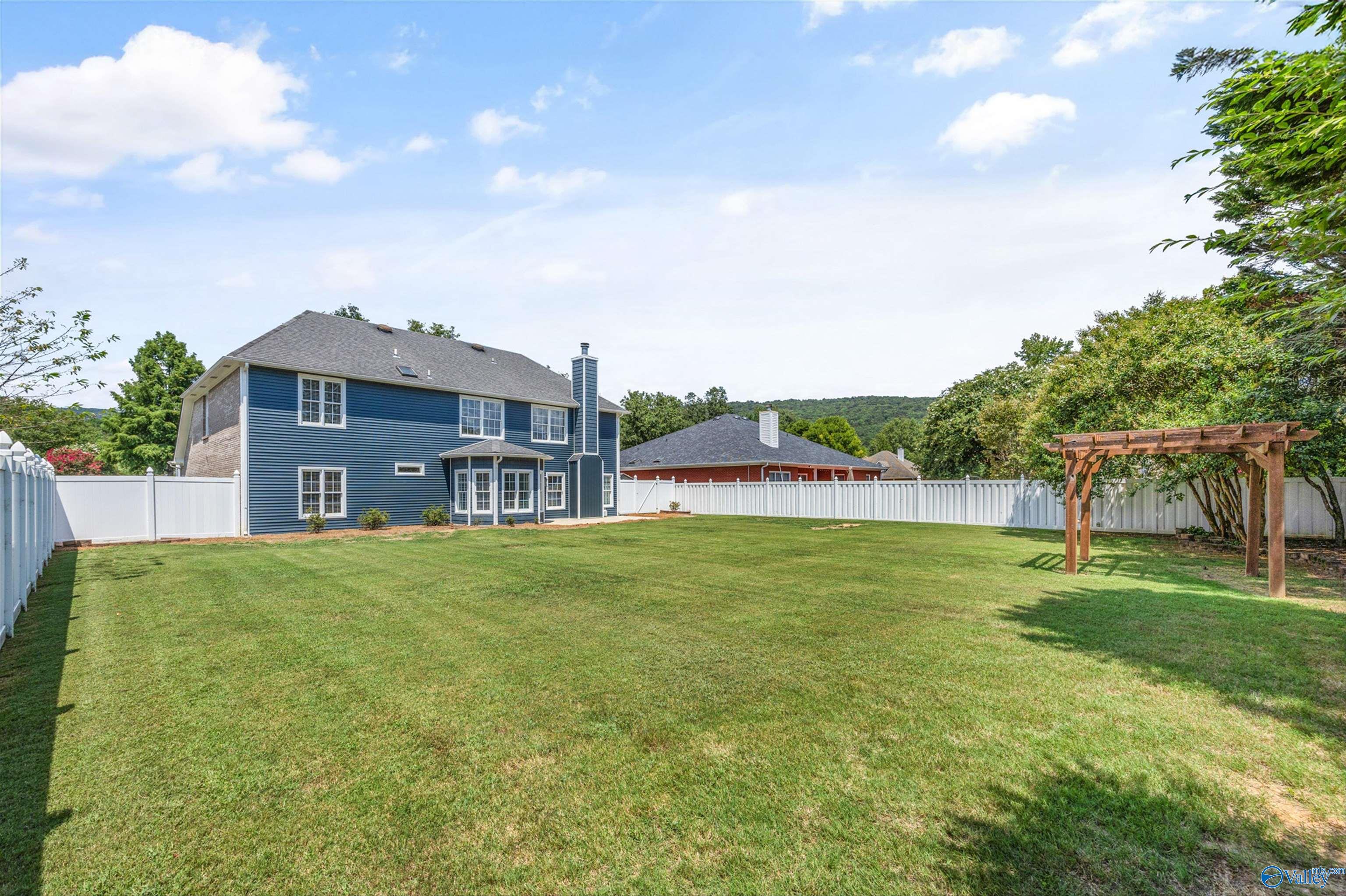 214 Cheval Circle SE