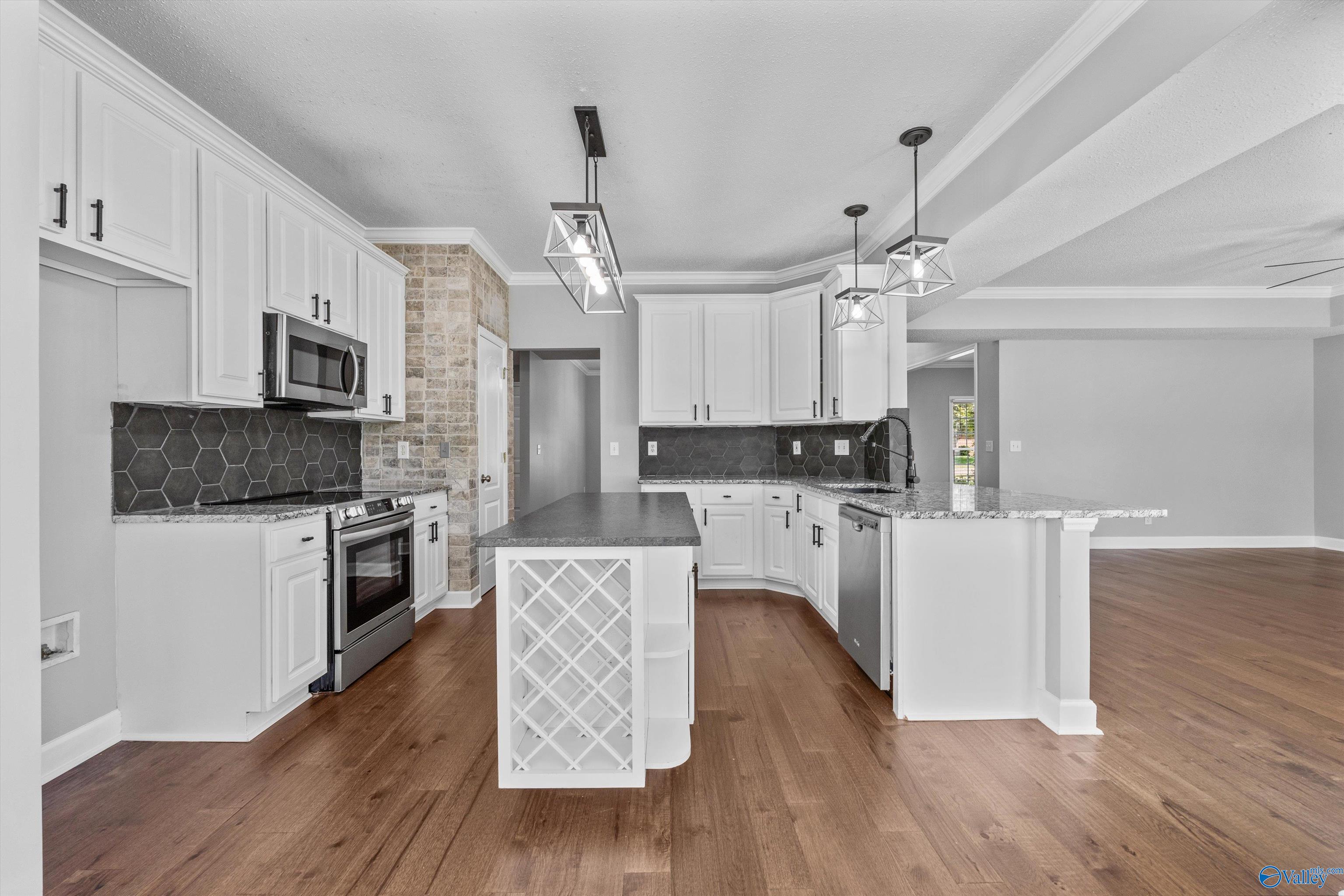 214 Cheval Circle SE