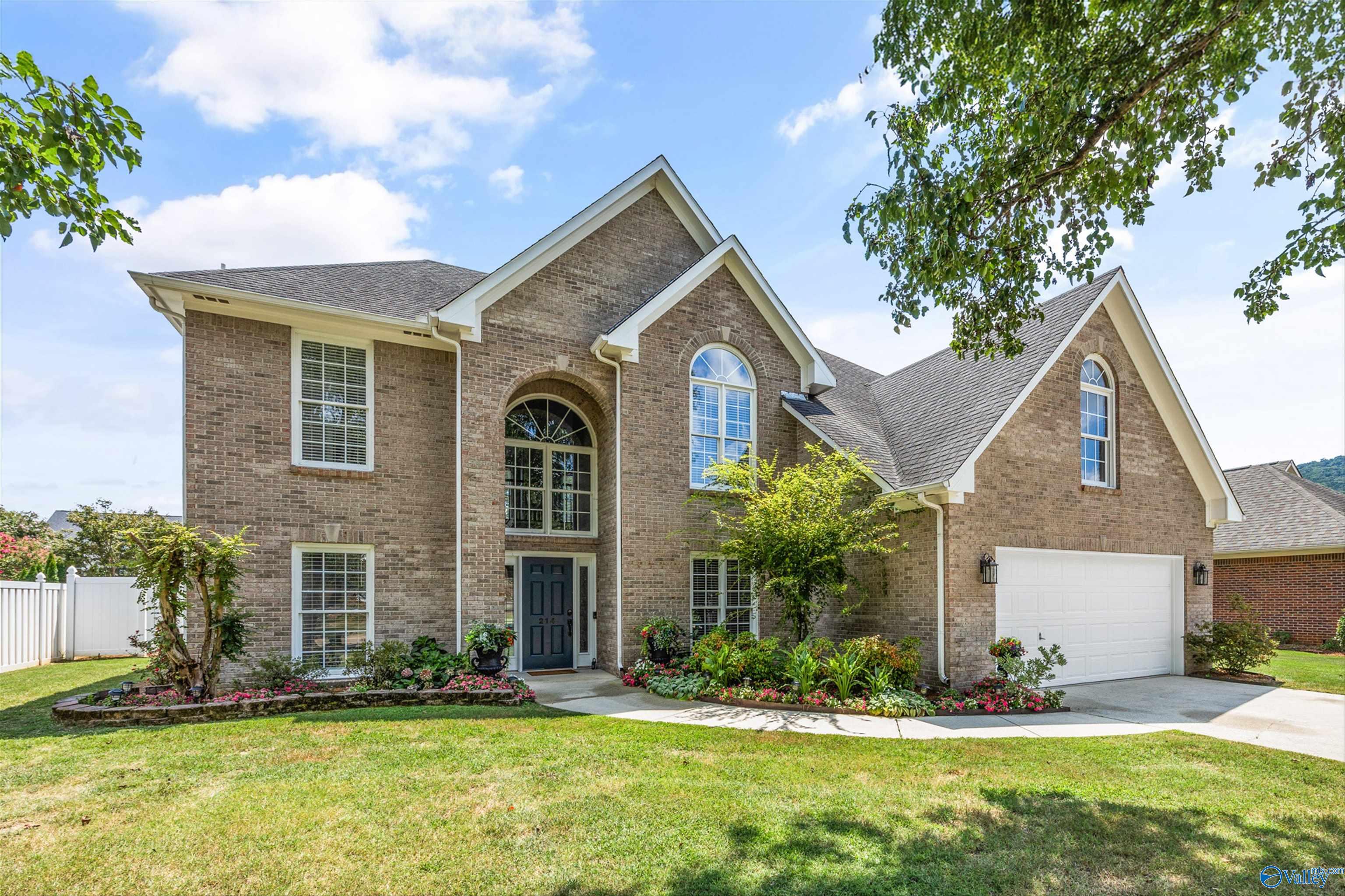 214 Cheval Circle SE