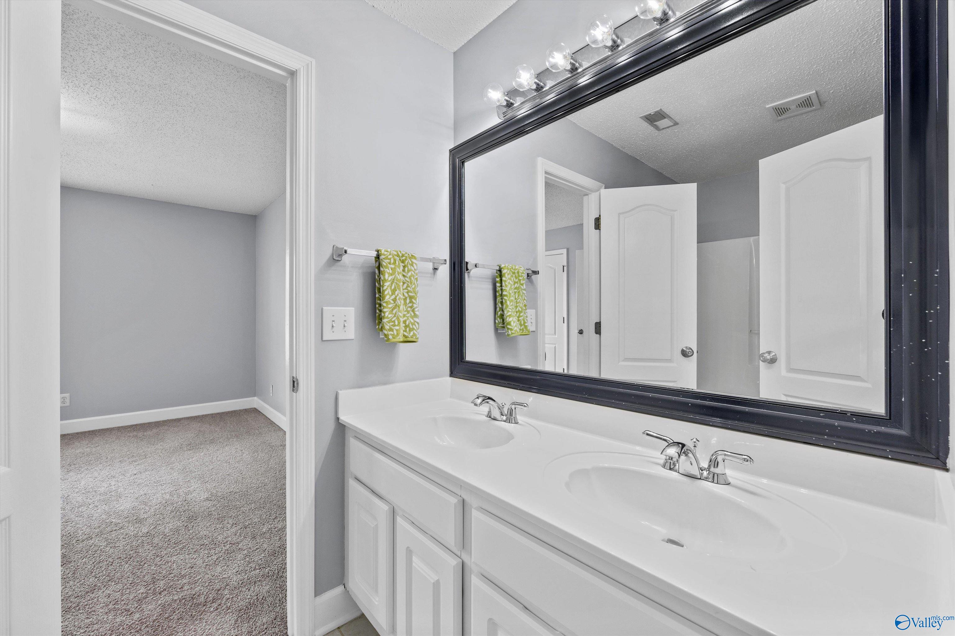 214 Cheval Circle SE
