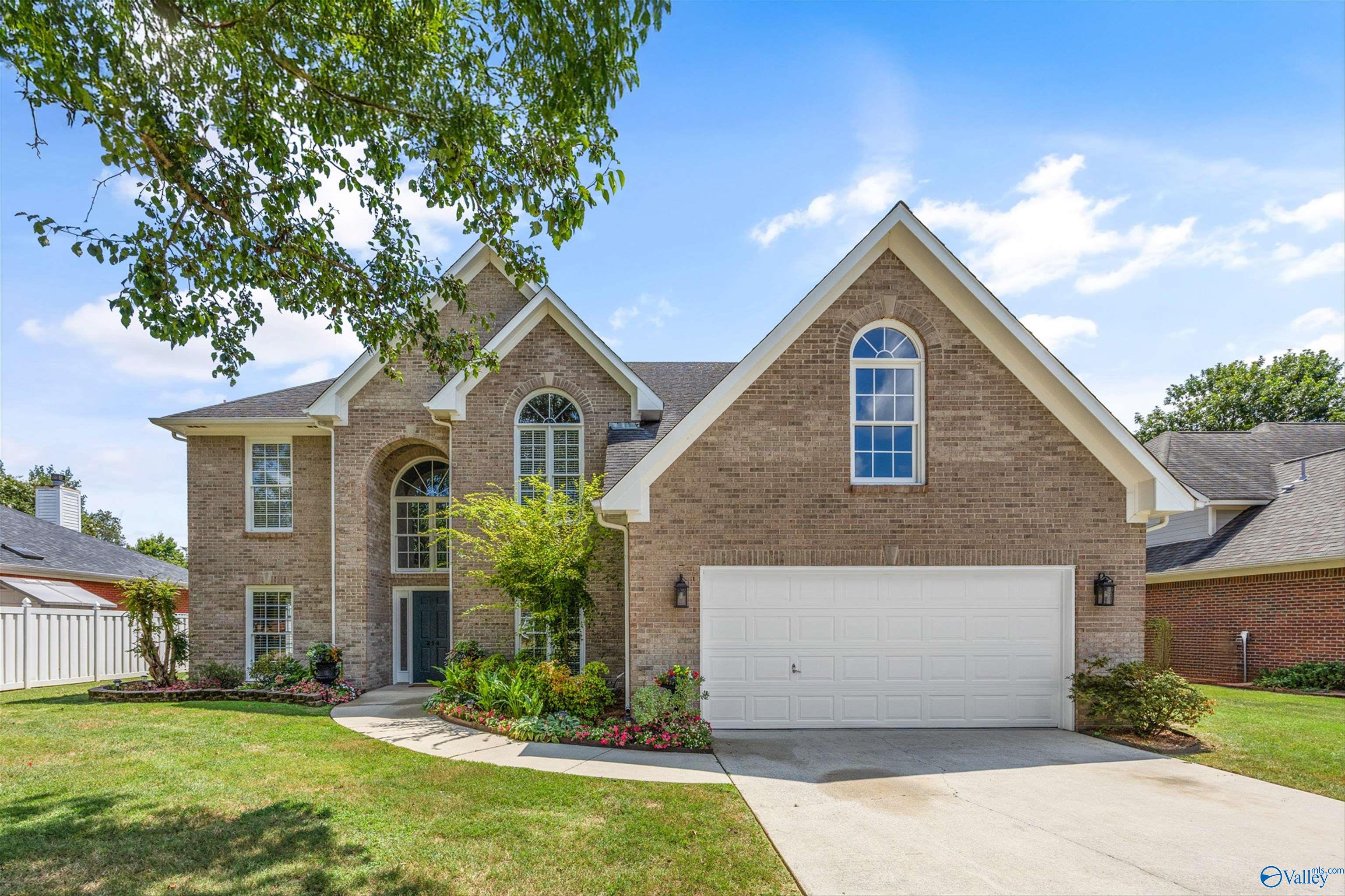 214 Cheval Circle SE