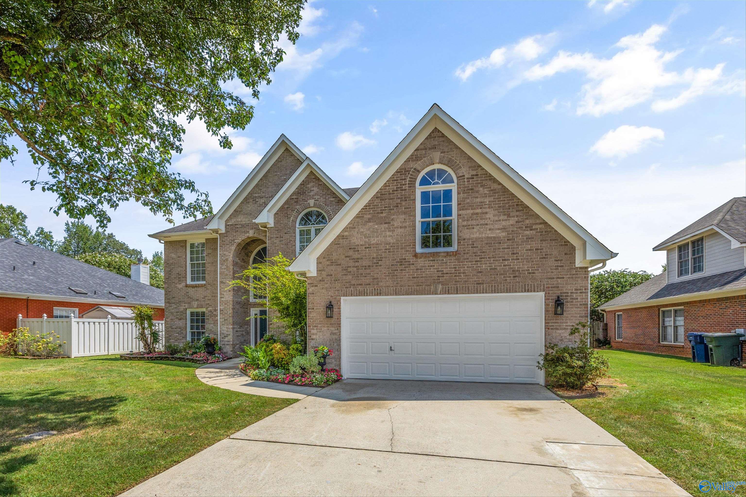 214 Cheval Circle SE