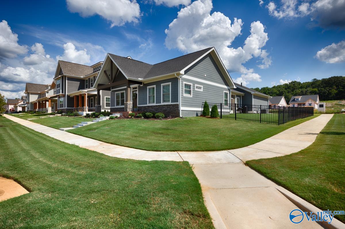 151 Bridgestone Drive NE