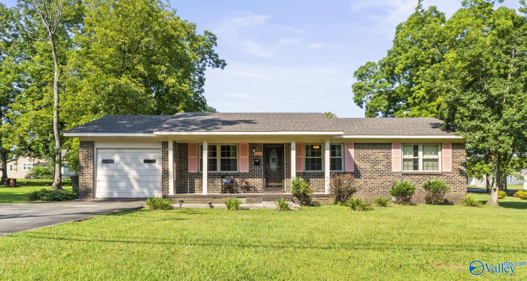 203 Morrow Street NE