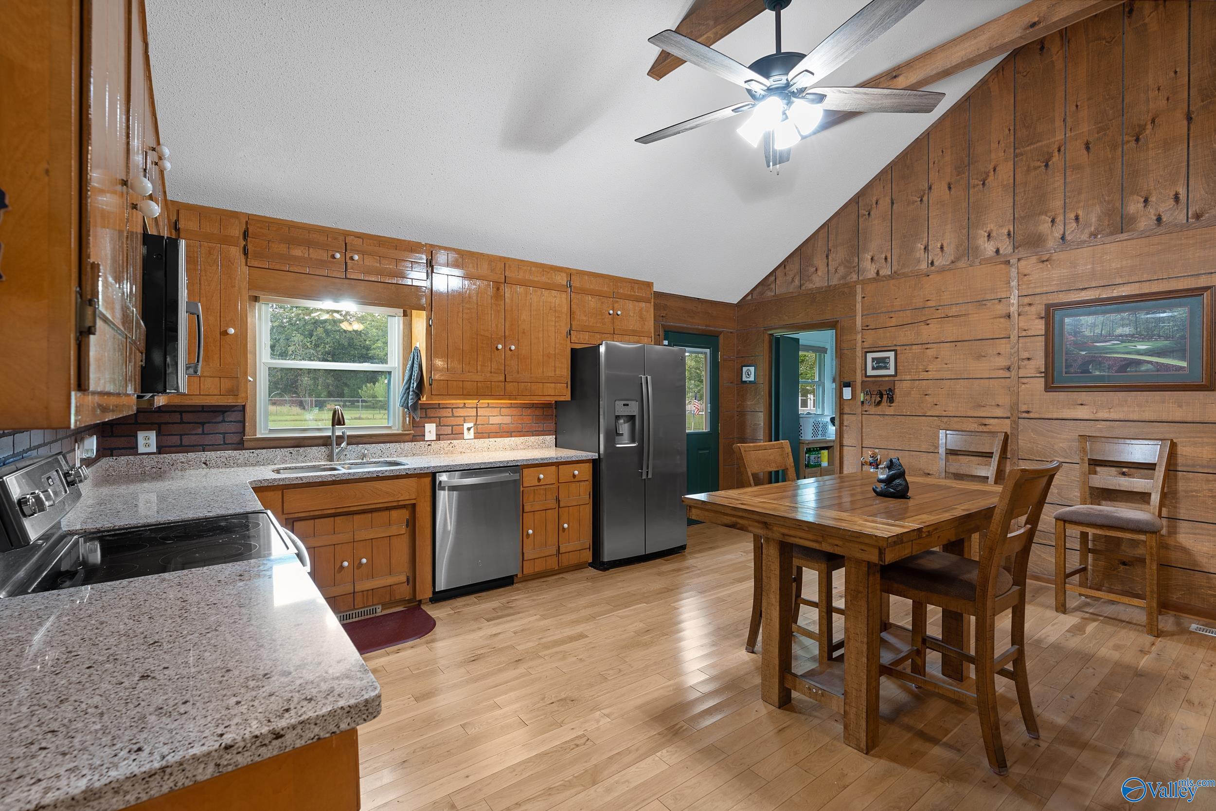 3787 Old Highway 431