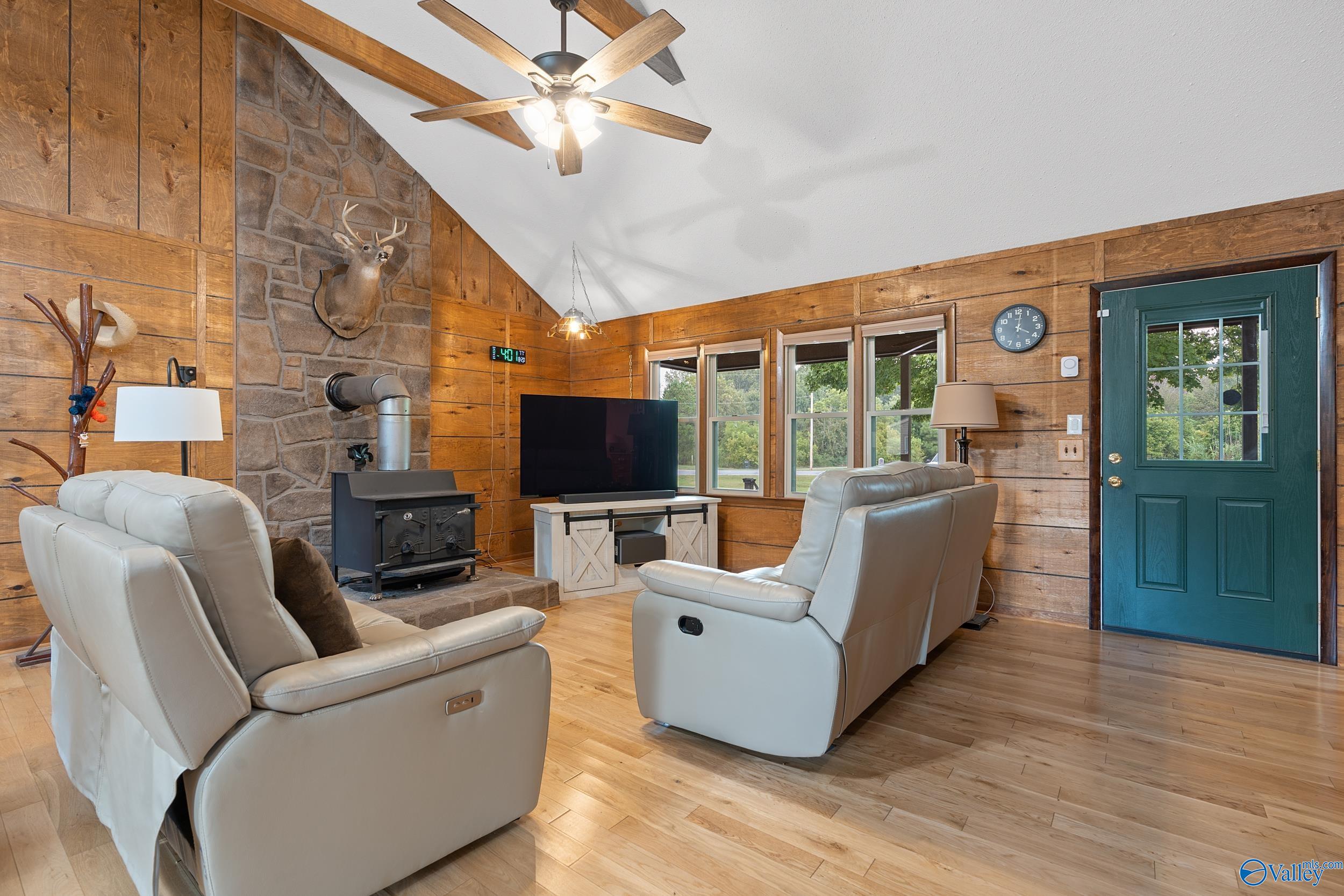 3787 Old Highway 431