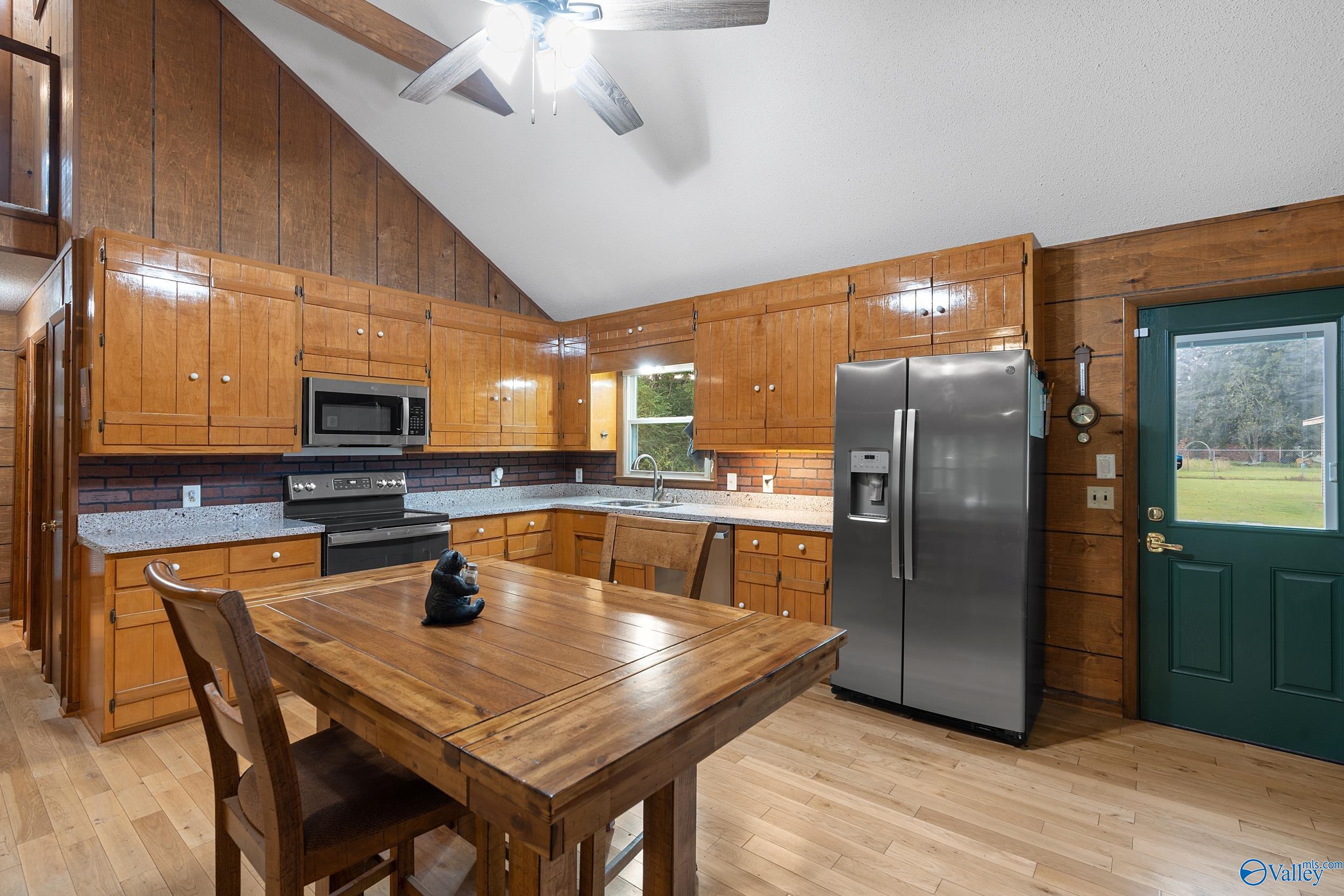 3787 Old Highway 431