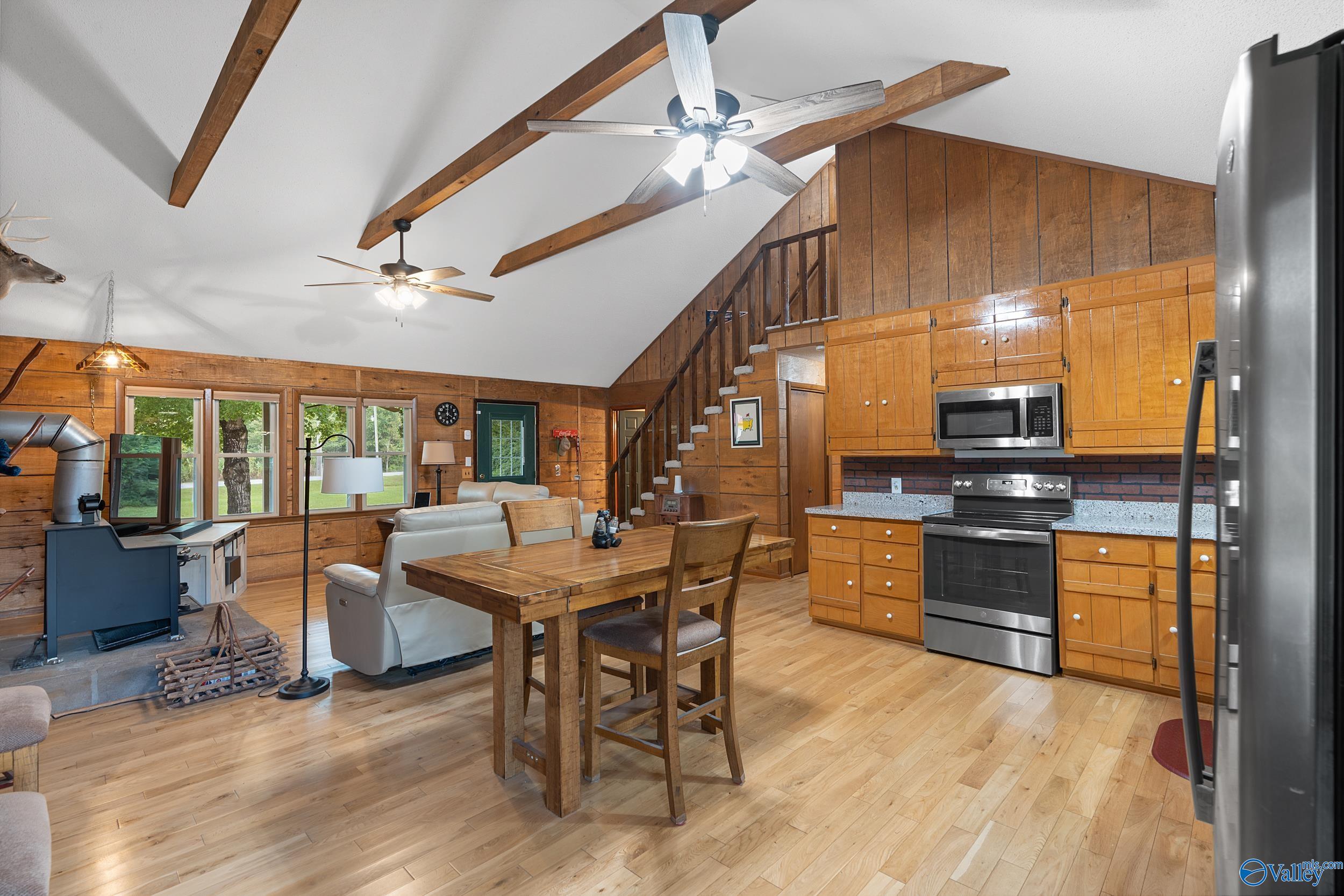 3787 Old Highway 431