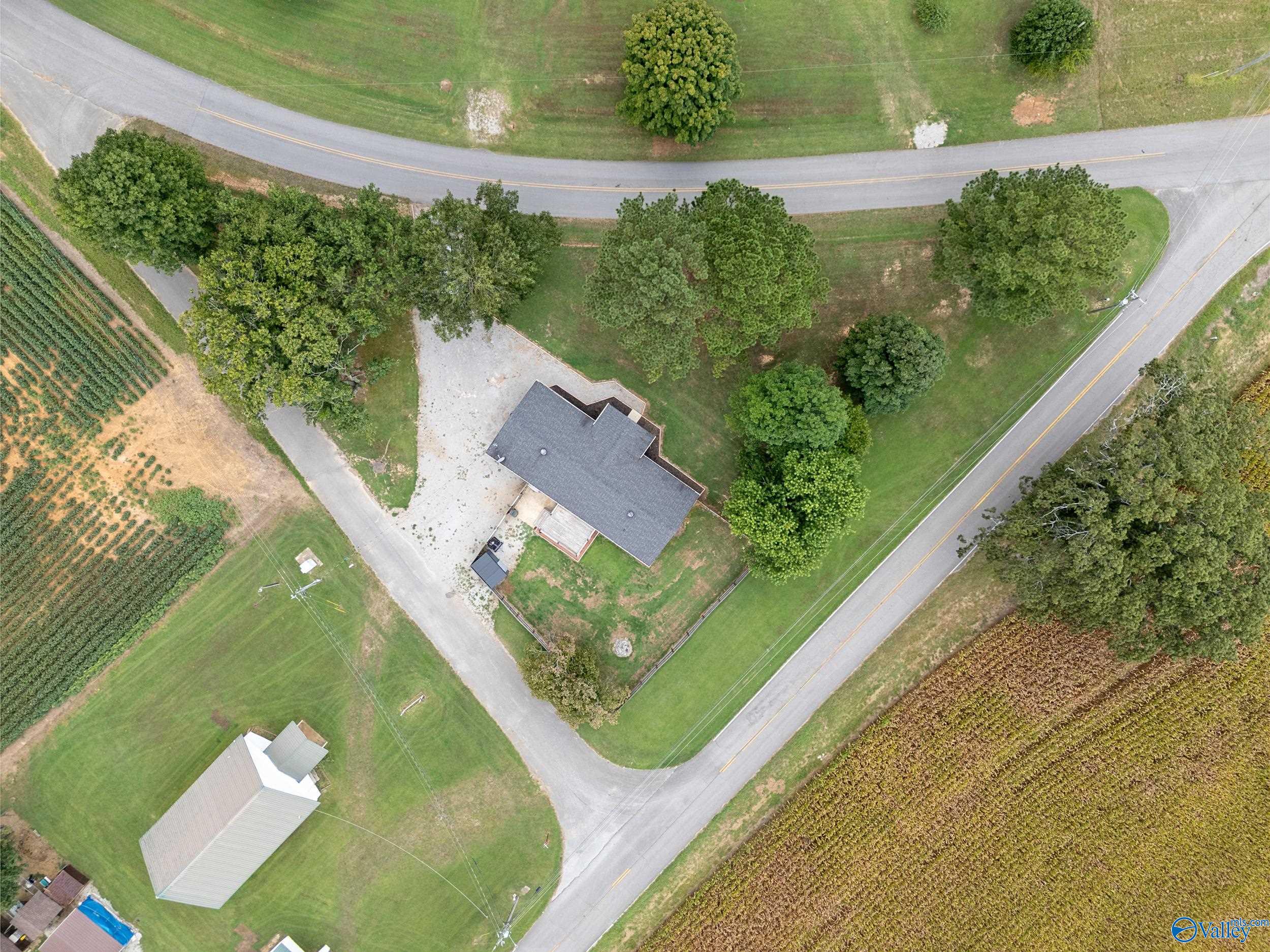1495 Hurricane Road