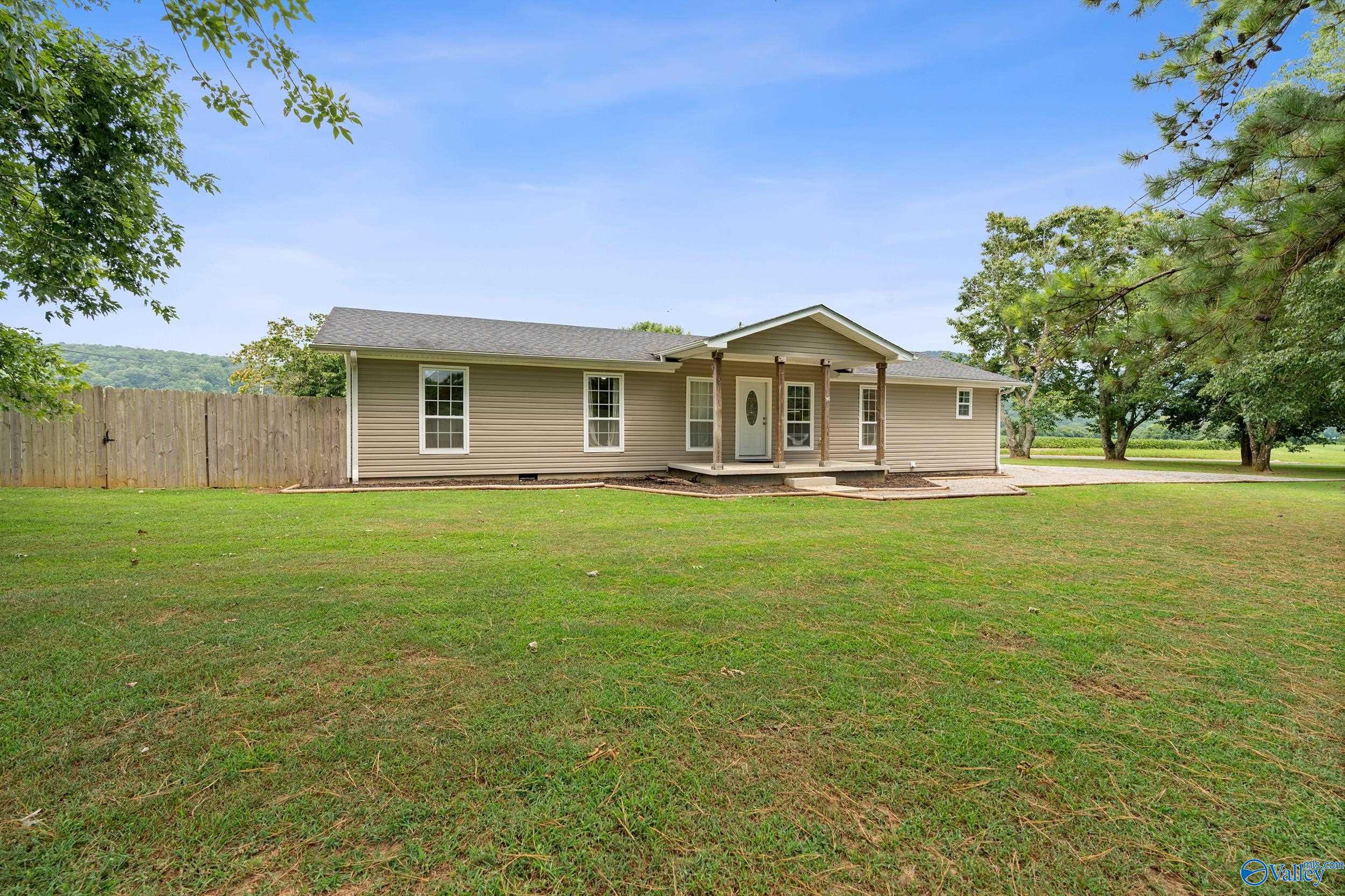 1495 Hurricane Road