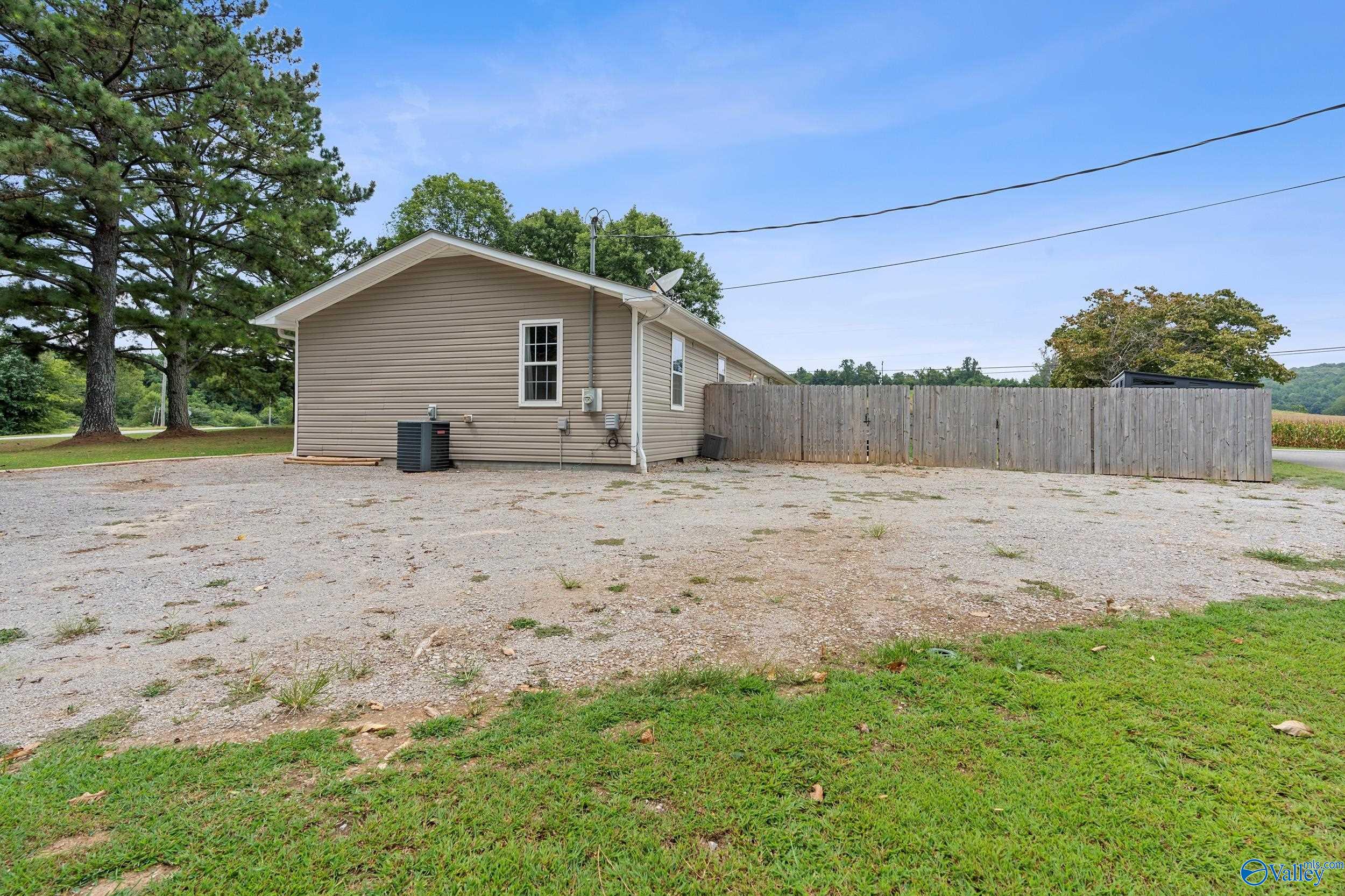 1495 Hurricane Road