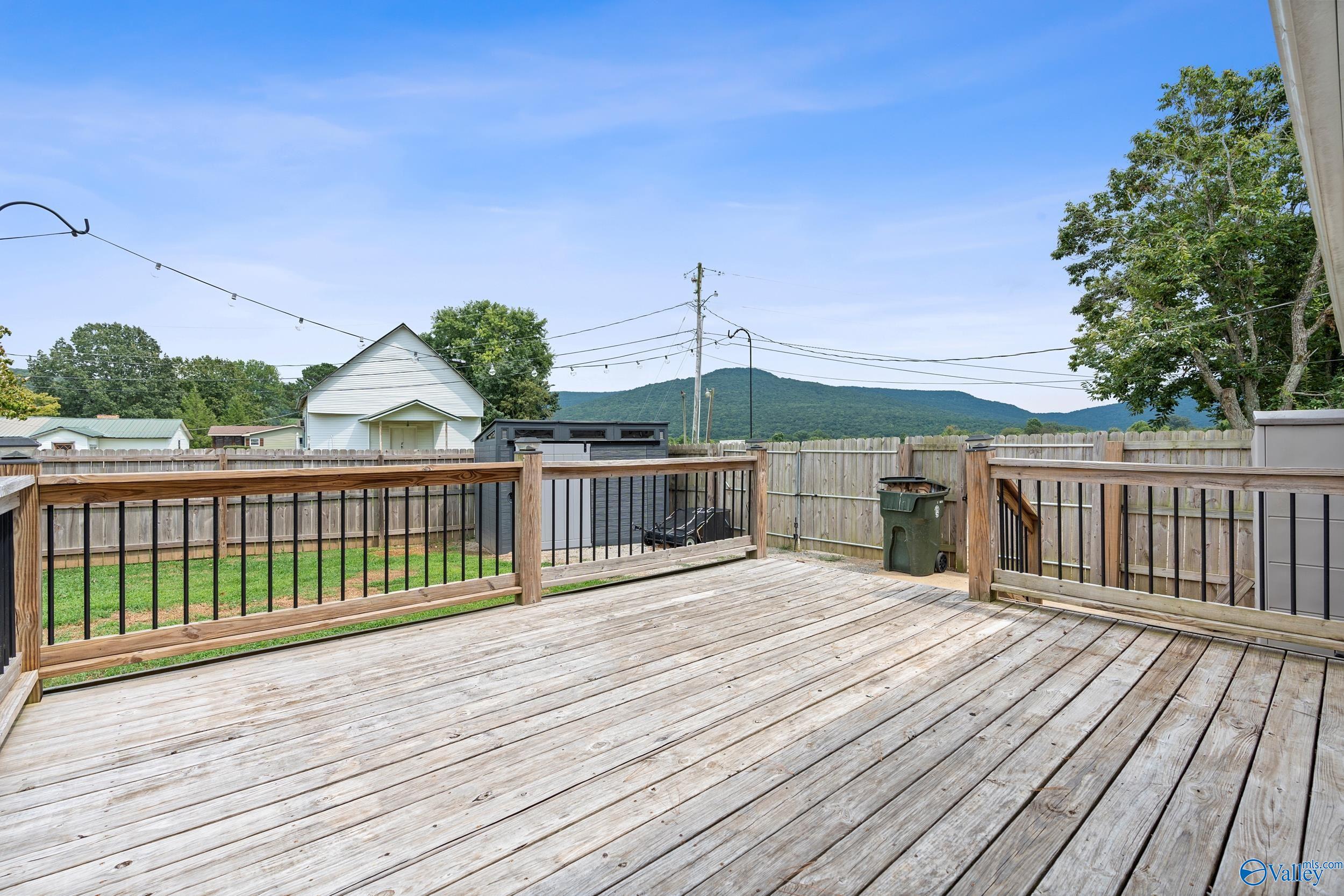 1495 Hurricane Road