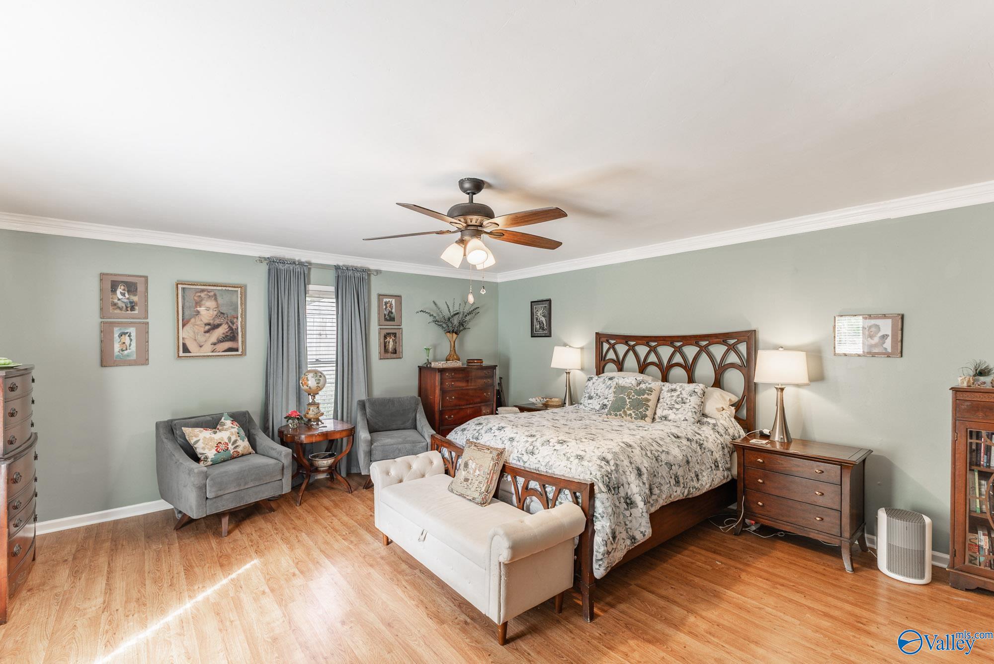 1307 Cedarwood Place SW