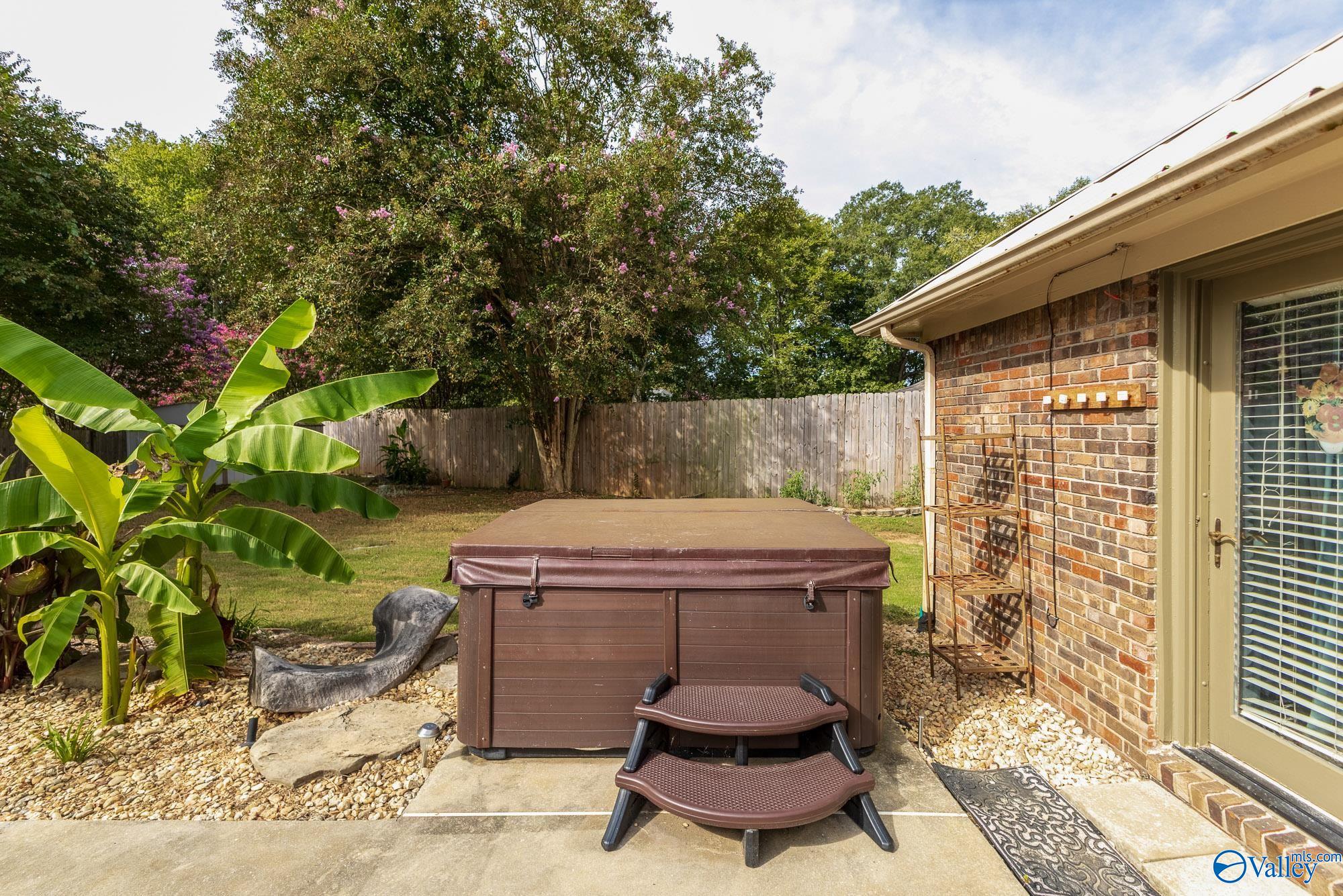 1307 Cedarwood Place SW