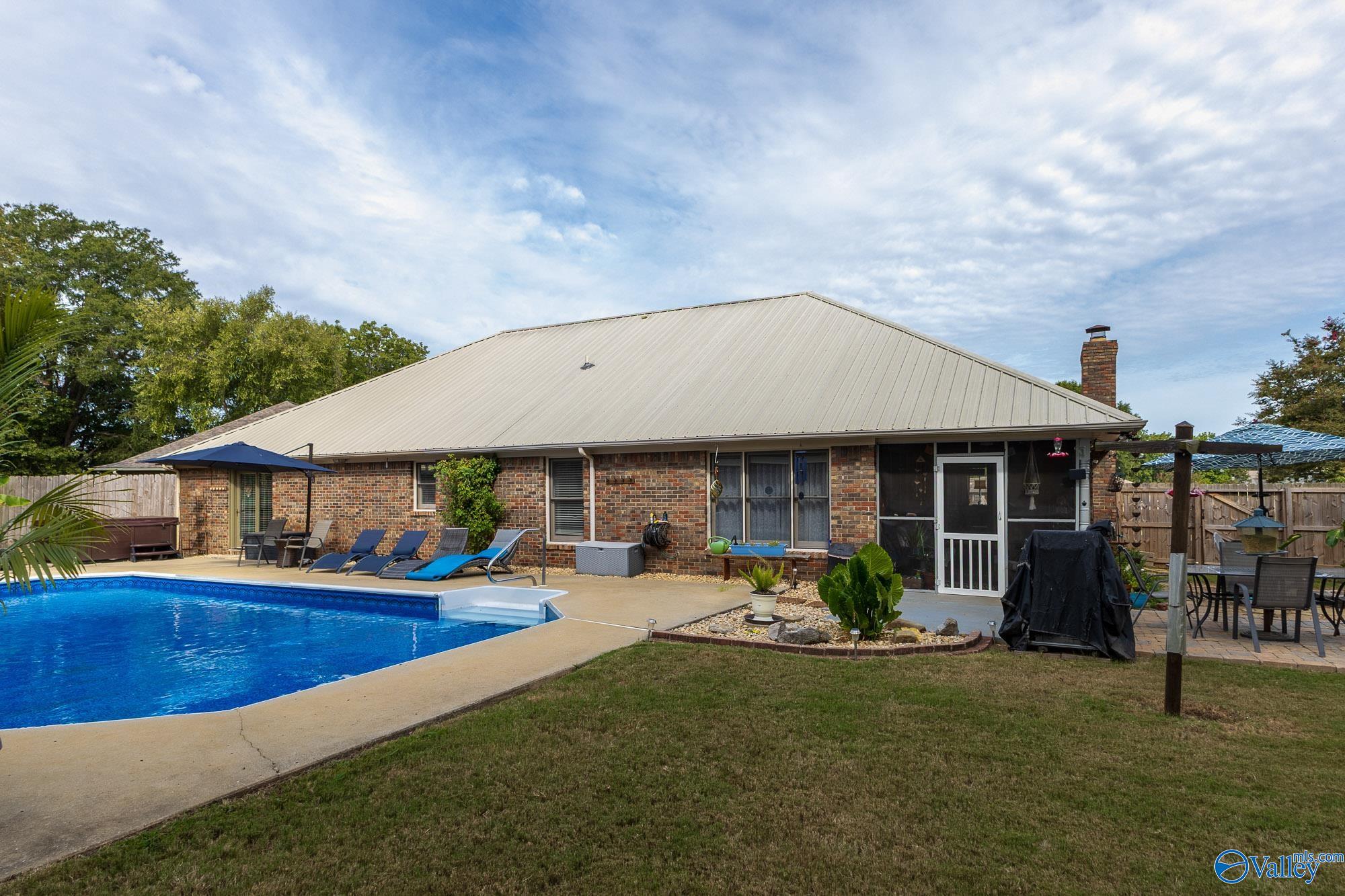 1307 Cedarwood Place SW