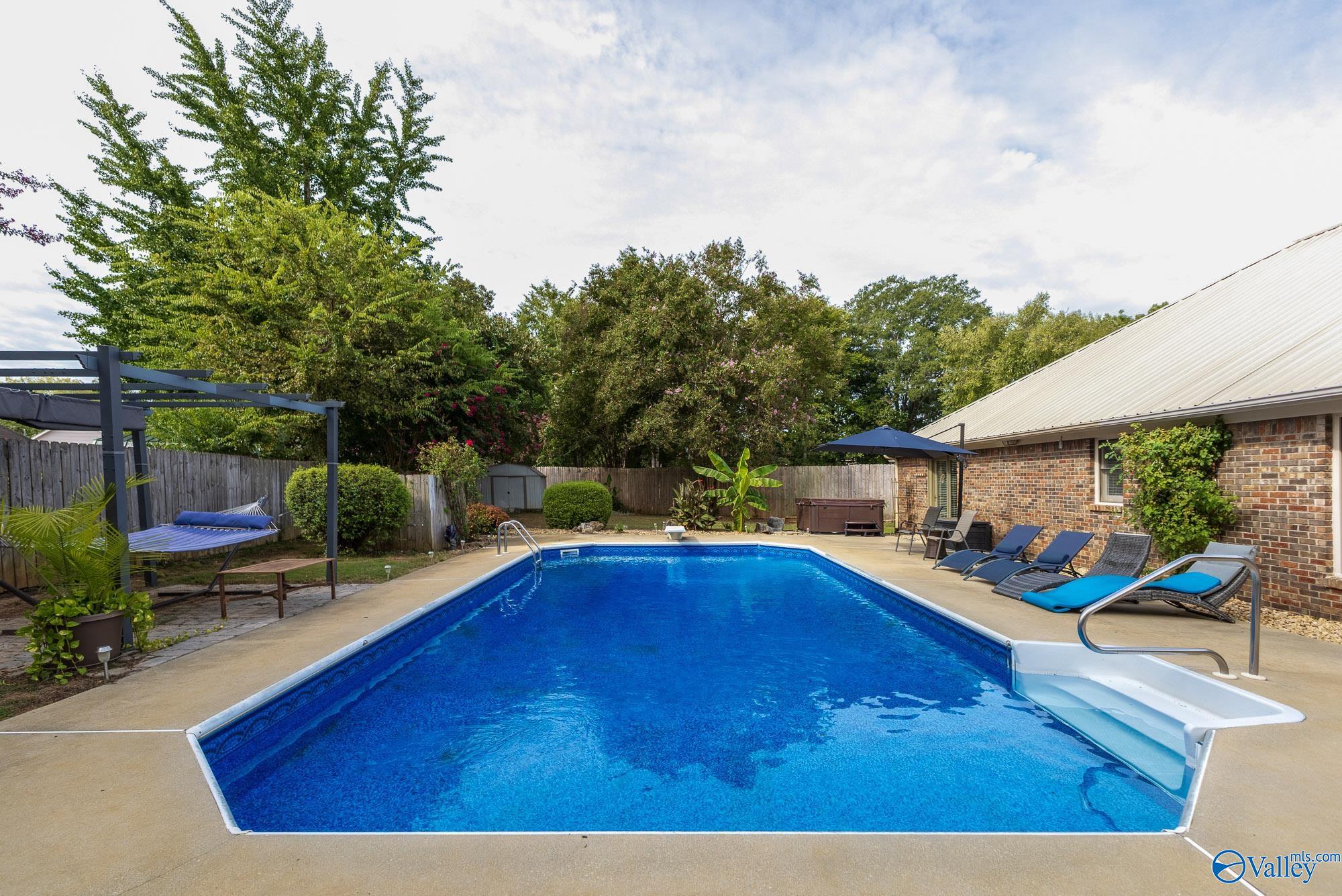 1307 Cedarwood Place SW