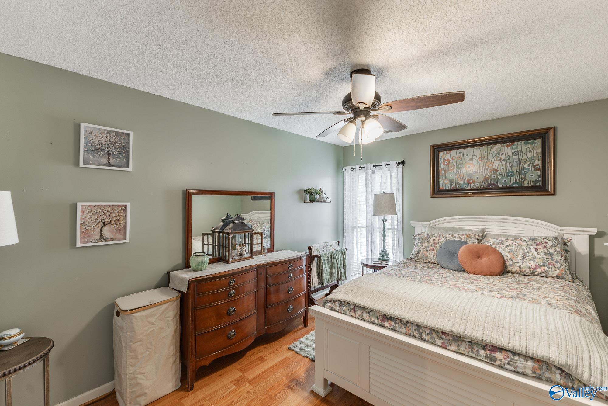 1307 Cedarwood Place SW