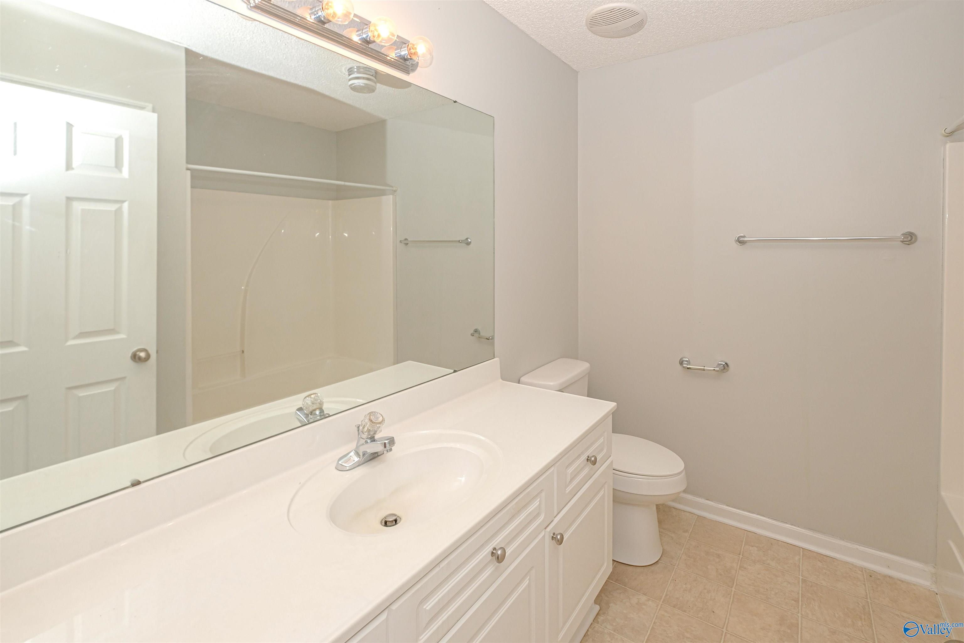 3913 Steve Perkins Drive SW