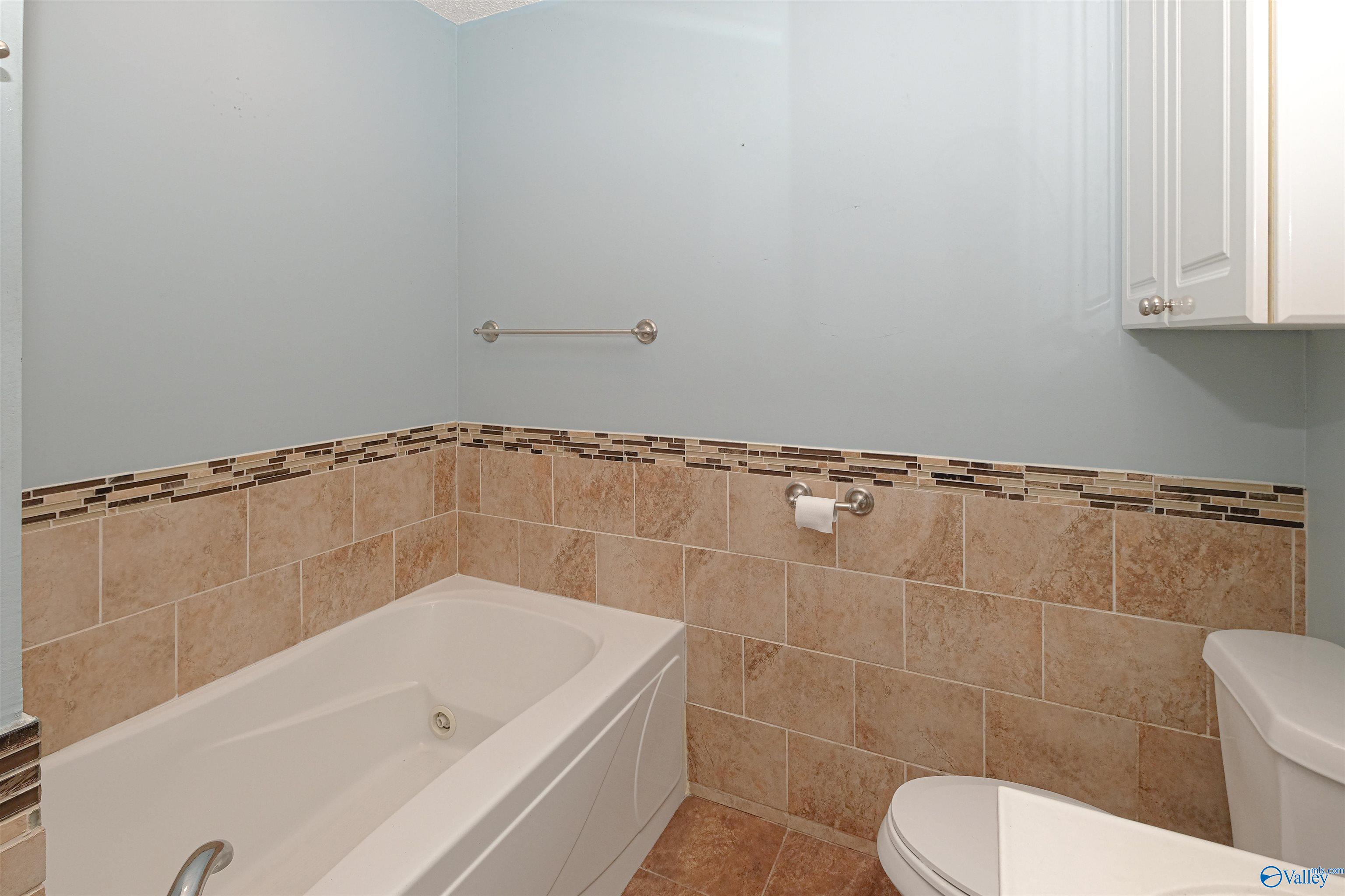 3913 Steve Perkins Drive SW