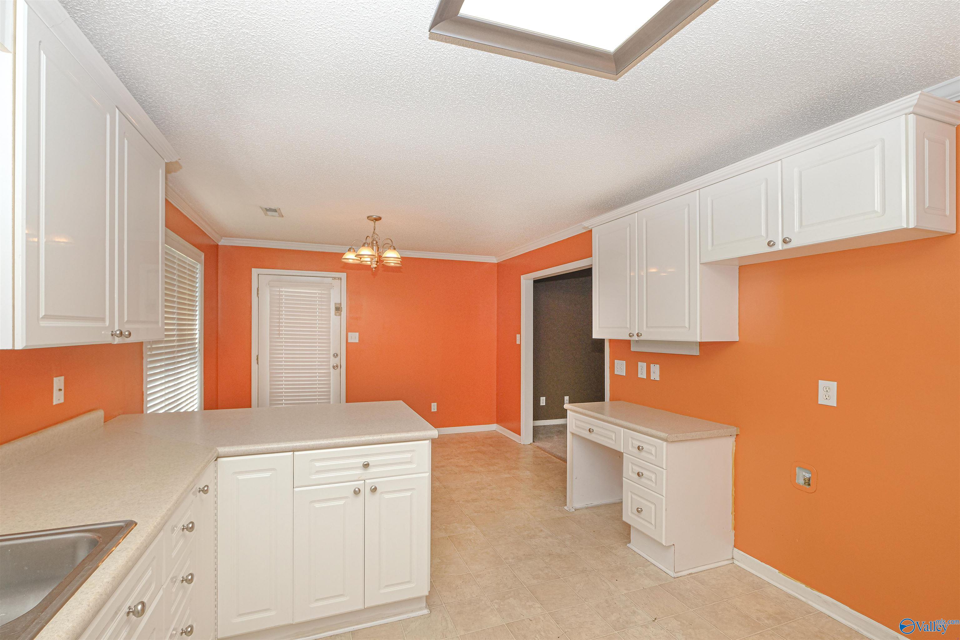 3913 Steve Perkins Drive SW