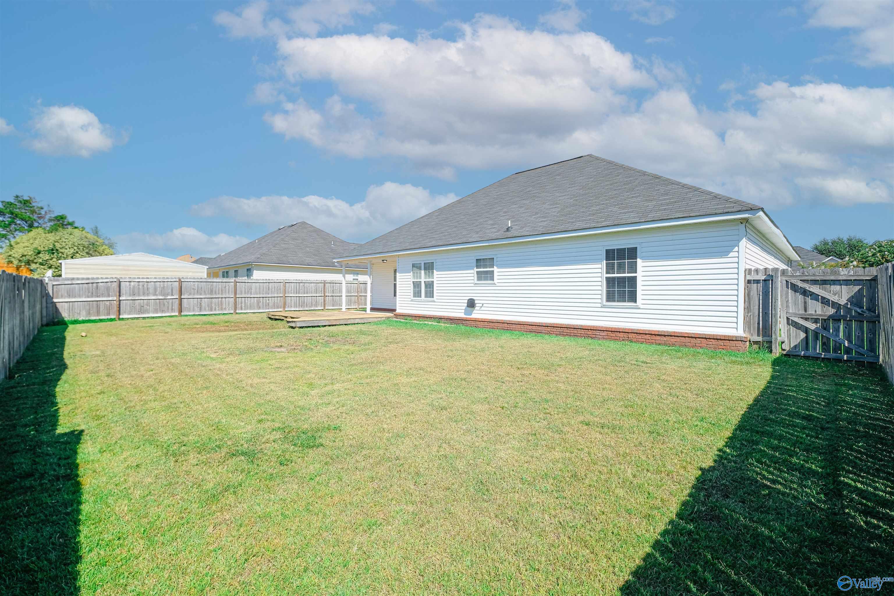 3913 Steve Perkins Drive SW