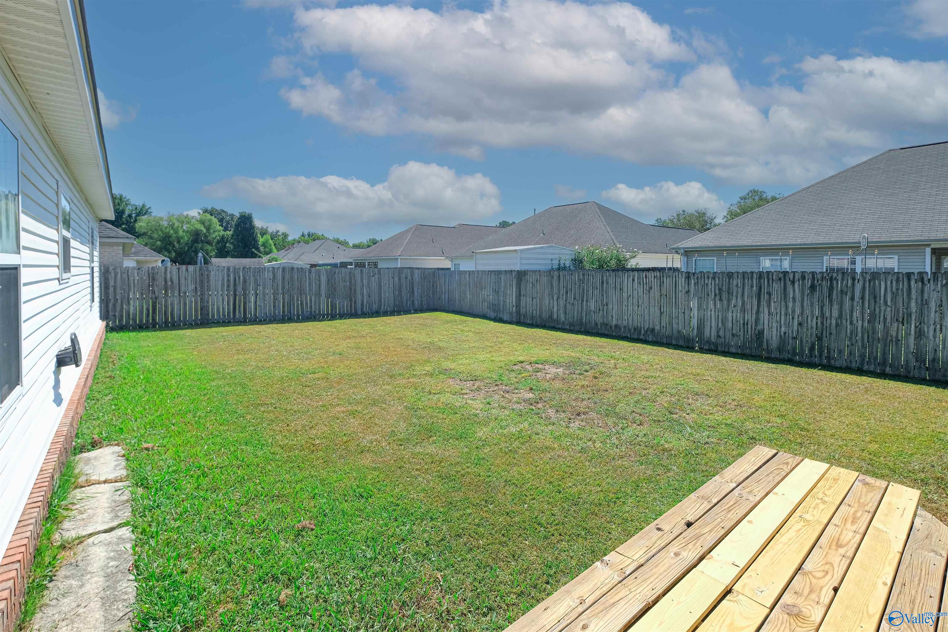 3913 Steve Perkins Drive SW