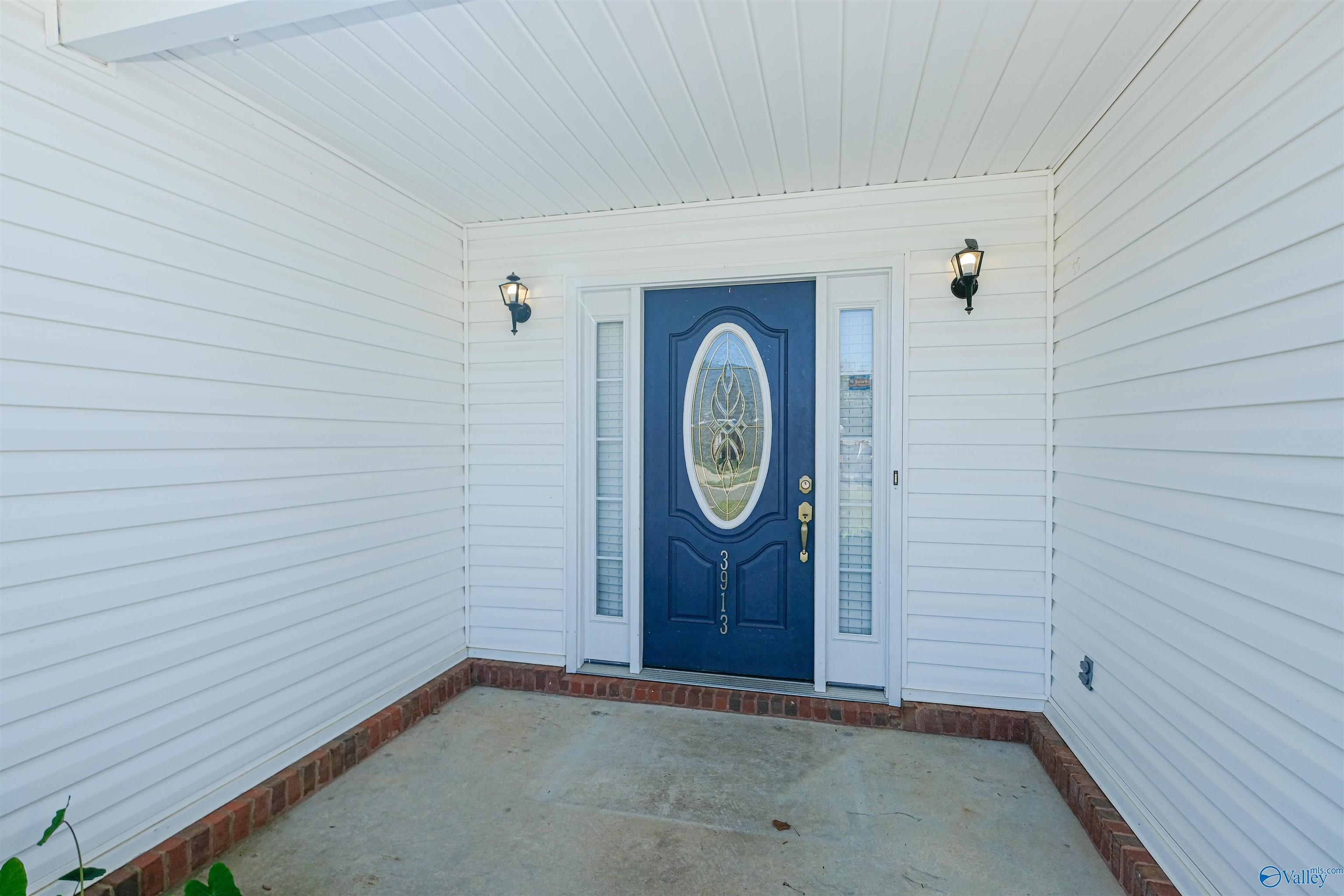3913 Steve Perkins Drive SW