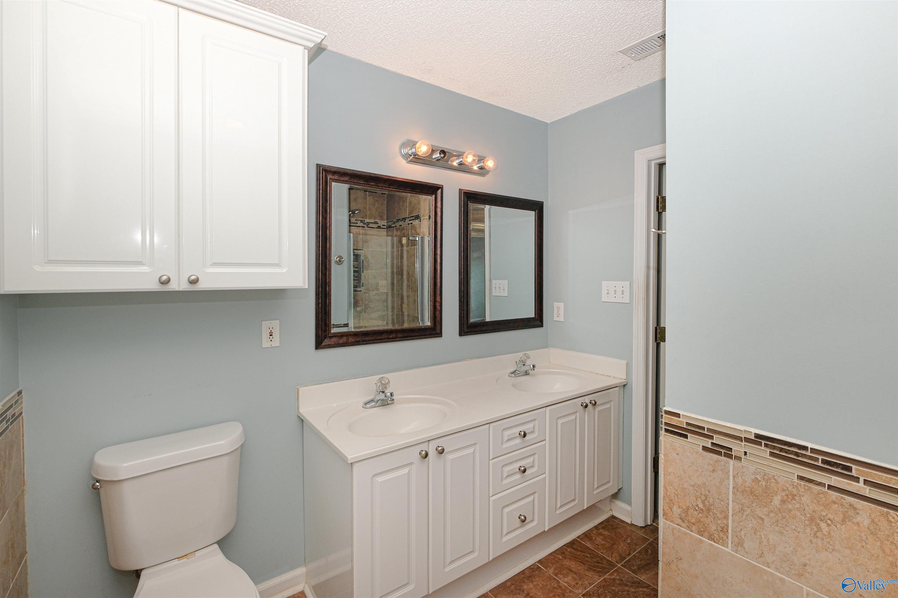 3913 Steve Perkins Drive SW