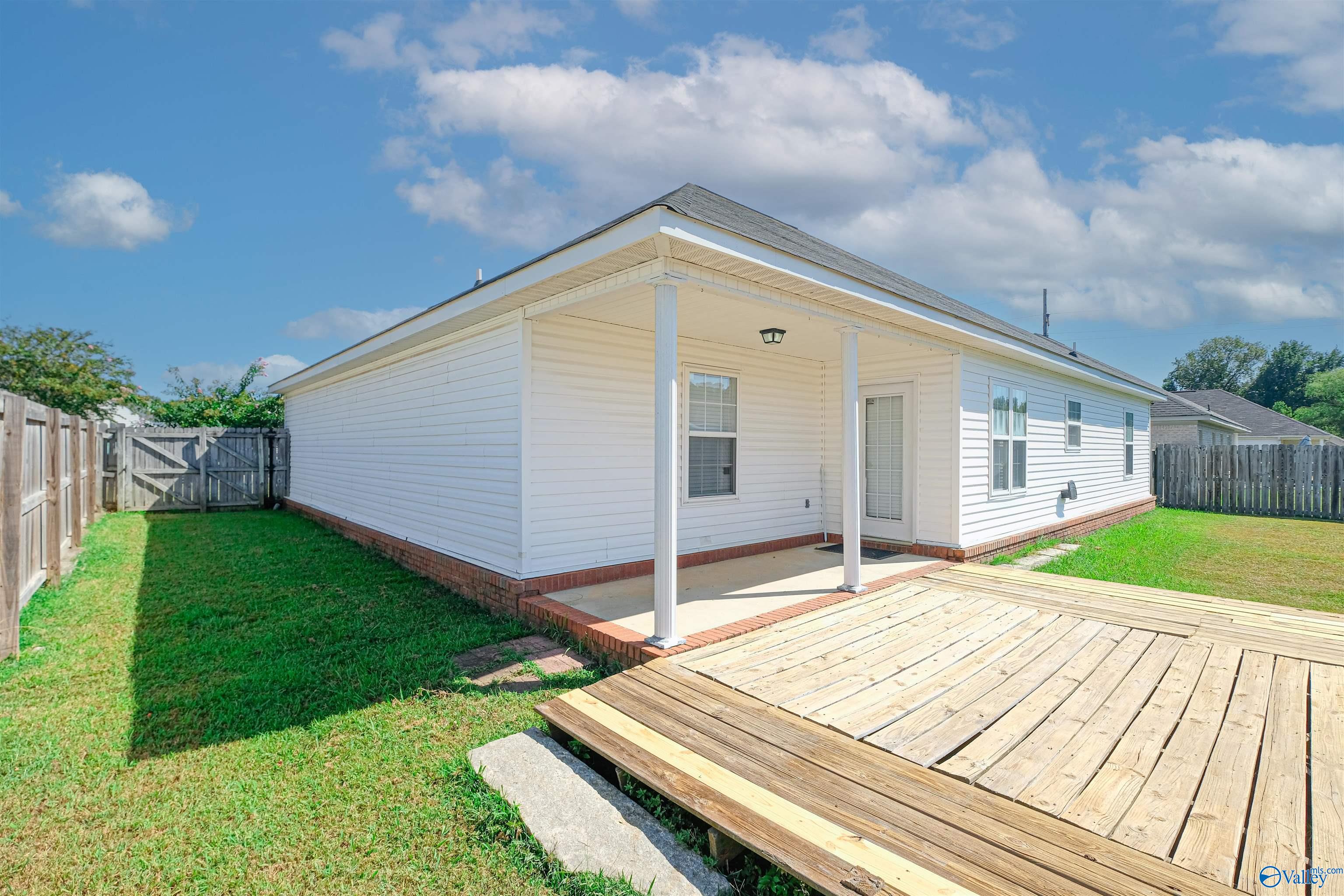 3913 Steve Perkins Drive SW