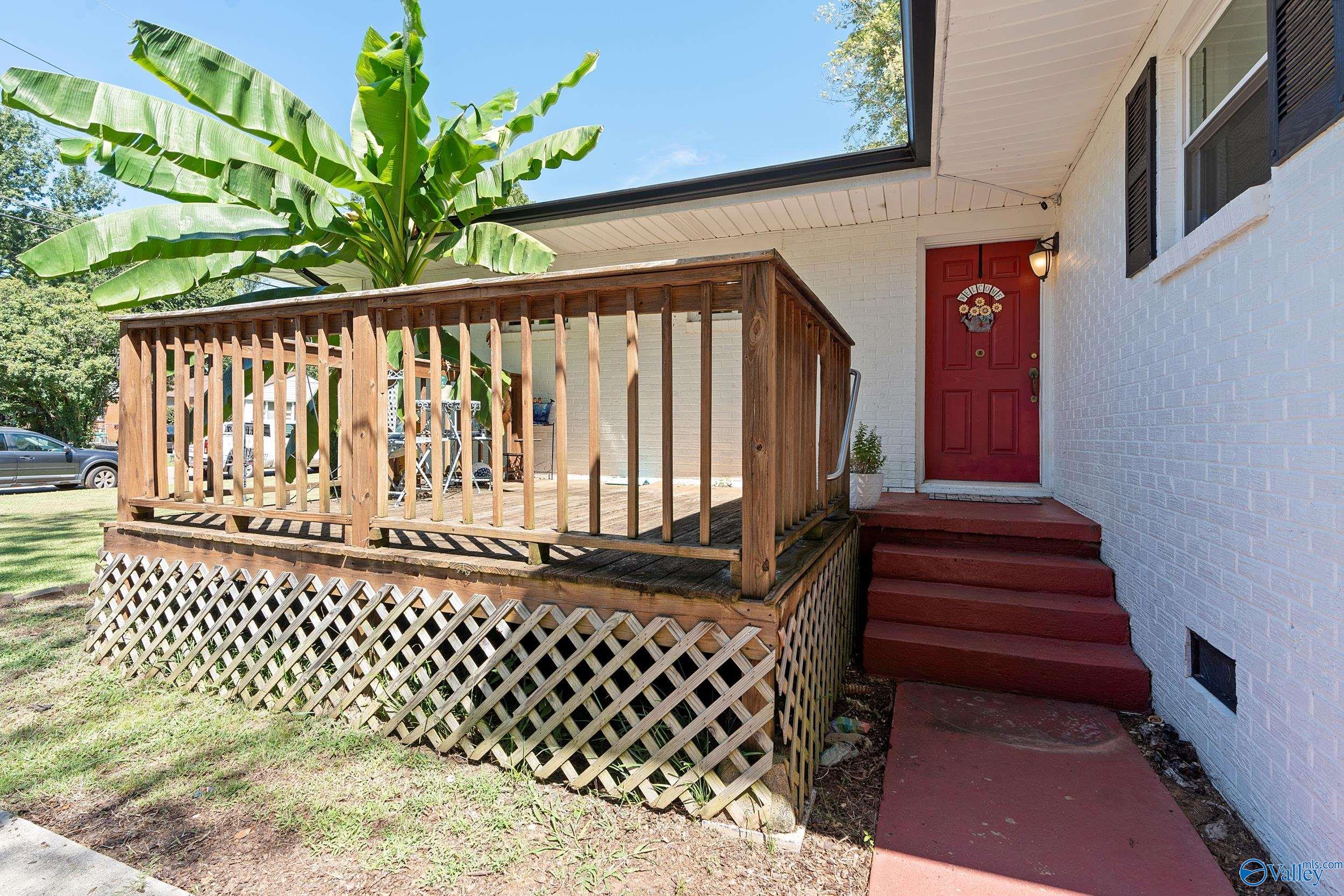 402 Greenacres Drive NW