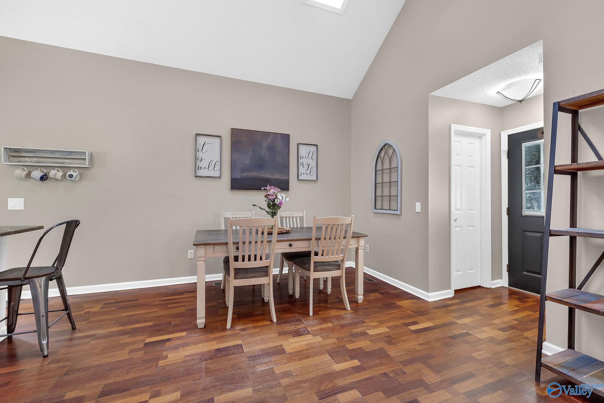 504 Carrsbrook Road SE