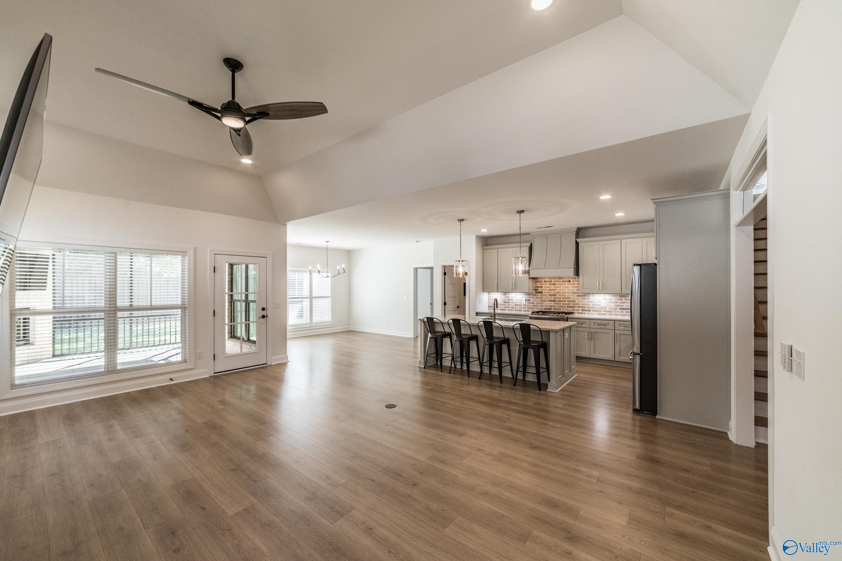 11 Hidden Grove Circle SW