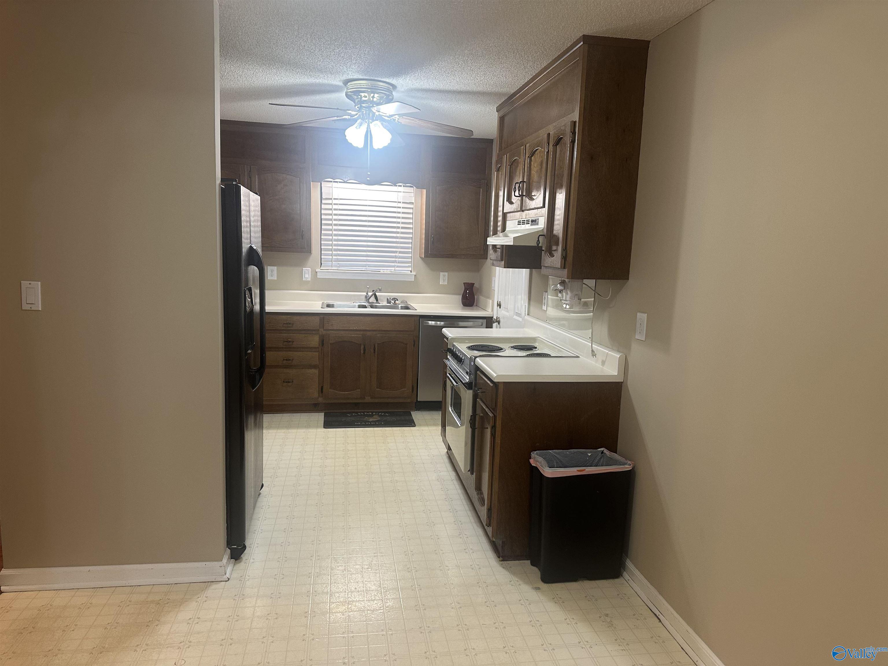 102 Shelburne Circle