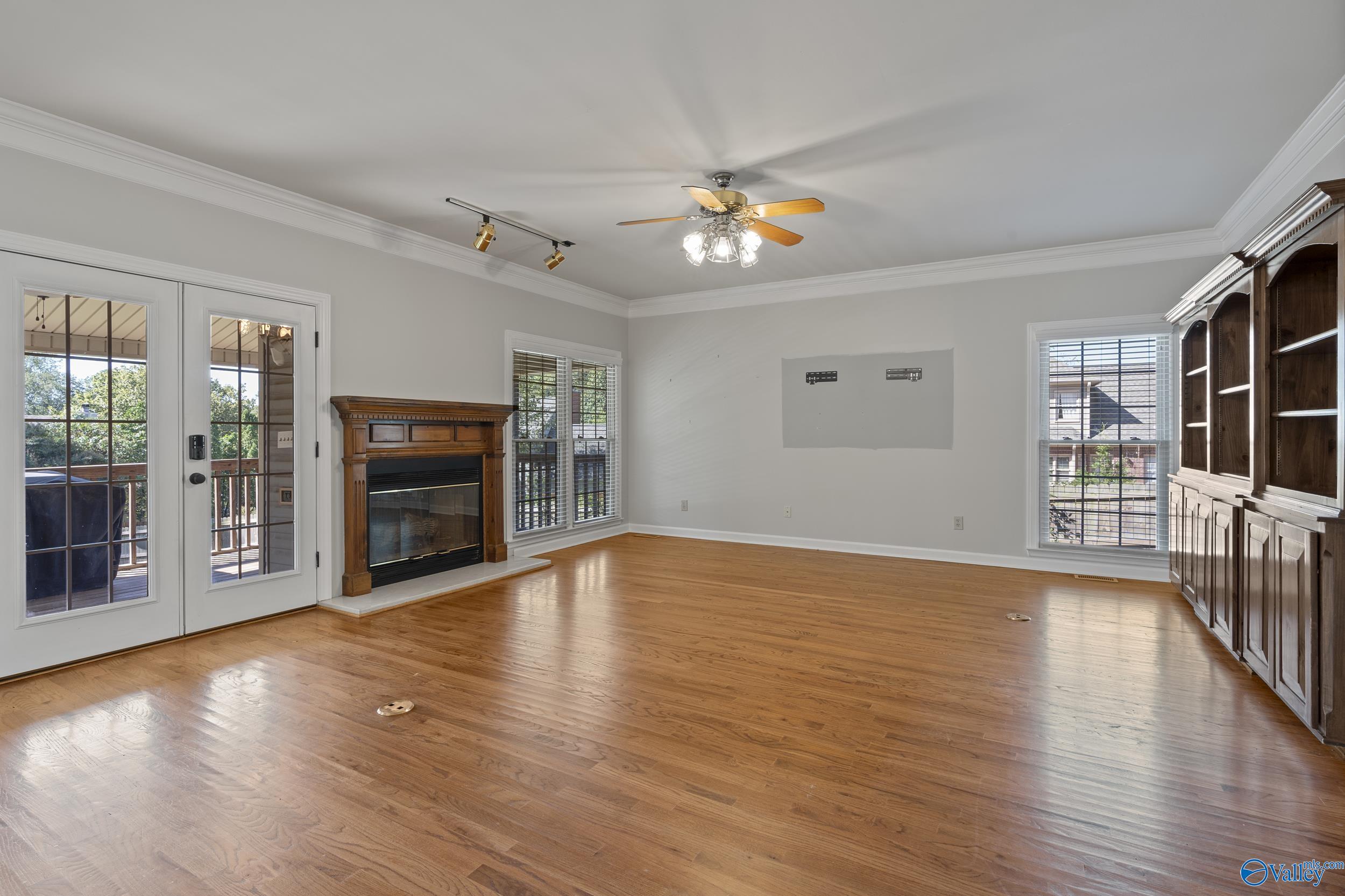 102 Waterford Circle